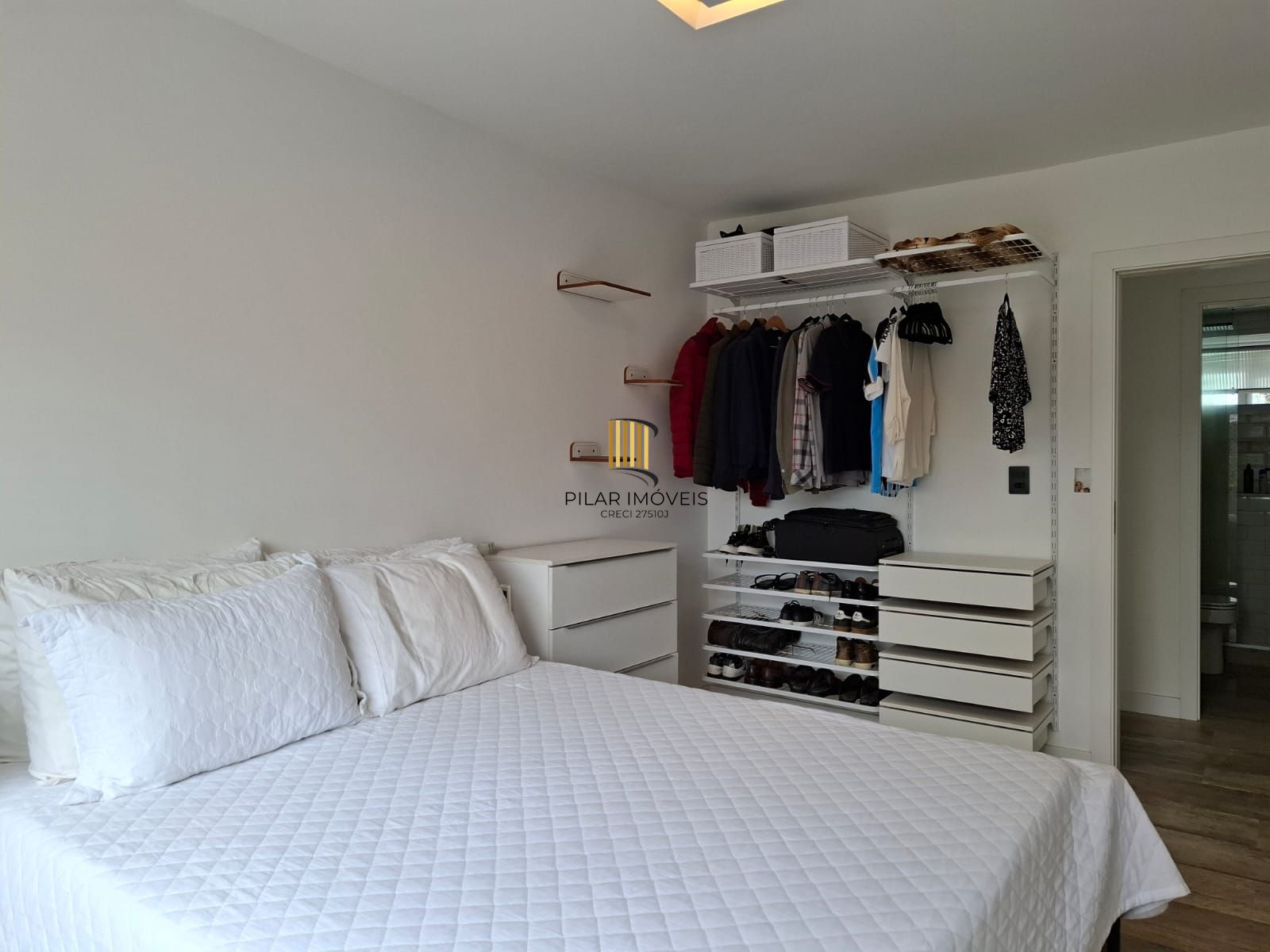 Apartamento de um quarto com garagem no bairro Partenon