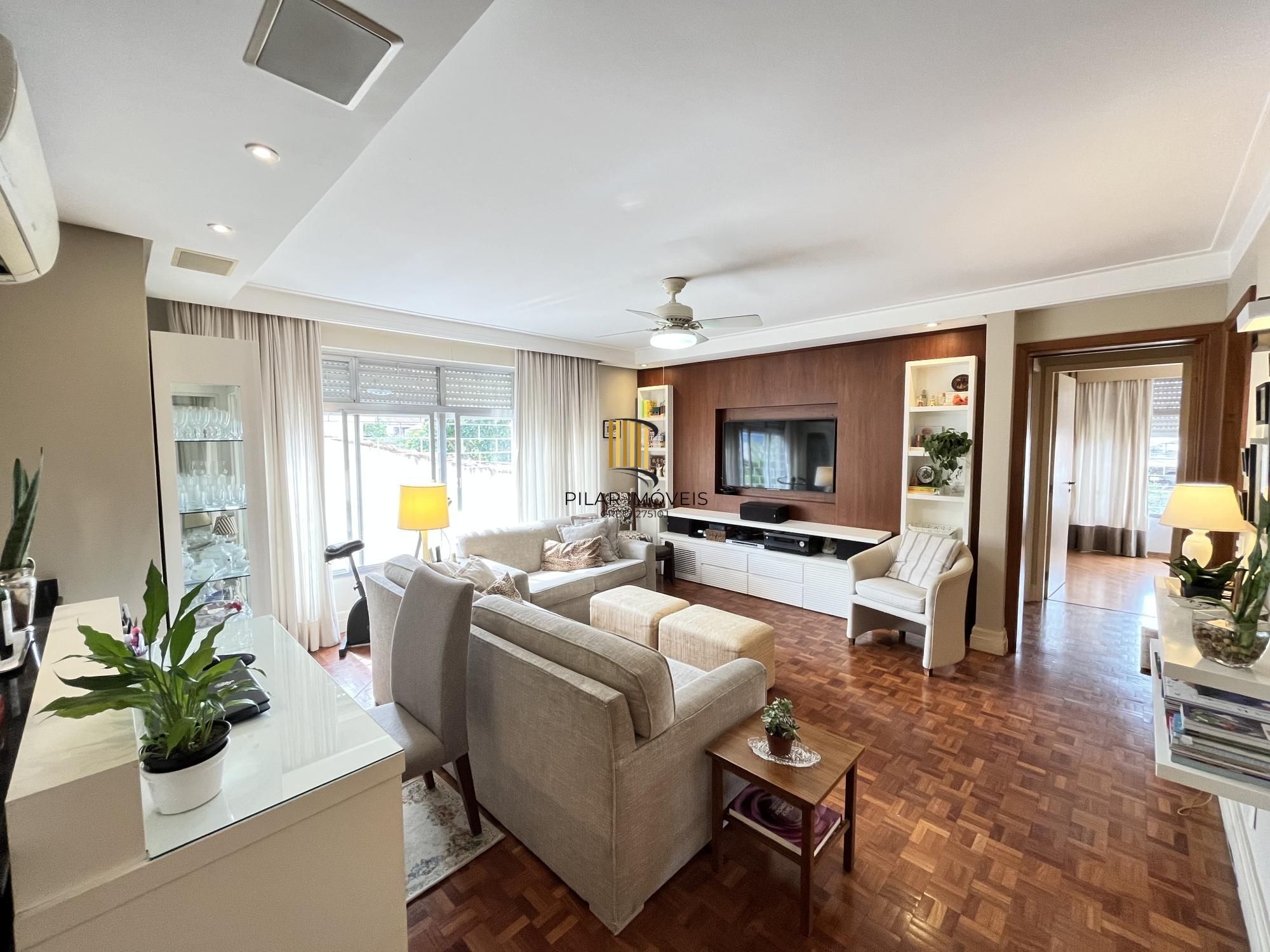 Apartamento de 2 quartos, suíte e 2 vagas de garagem no bairro Jardim Botânico.