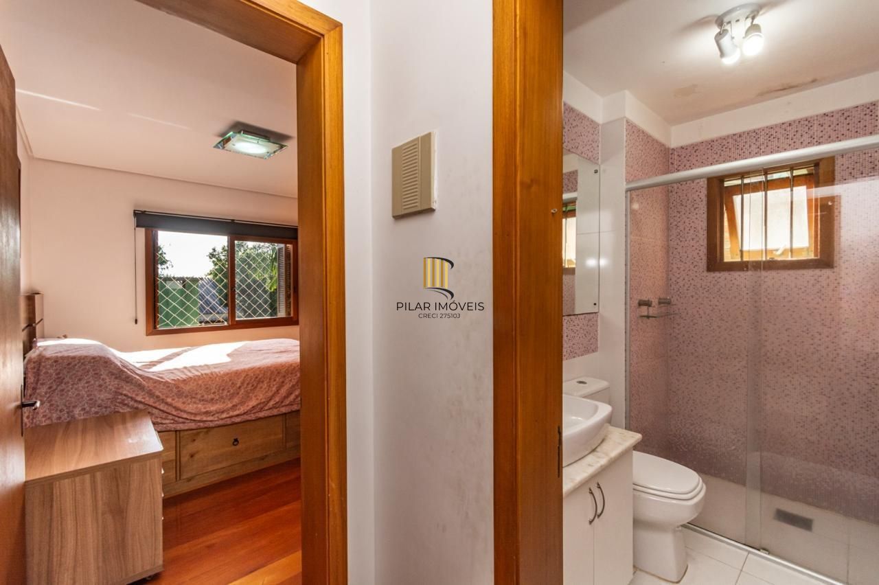 Casa 4 dormitórios no bairro Vila Jardim