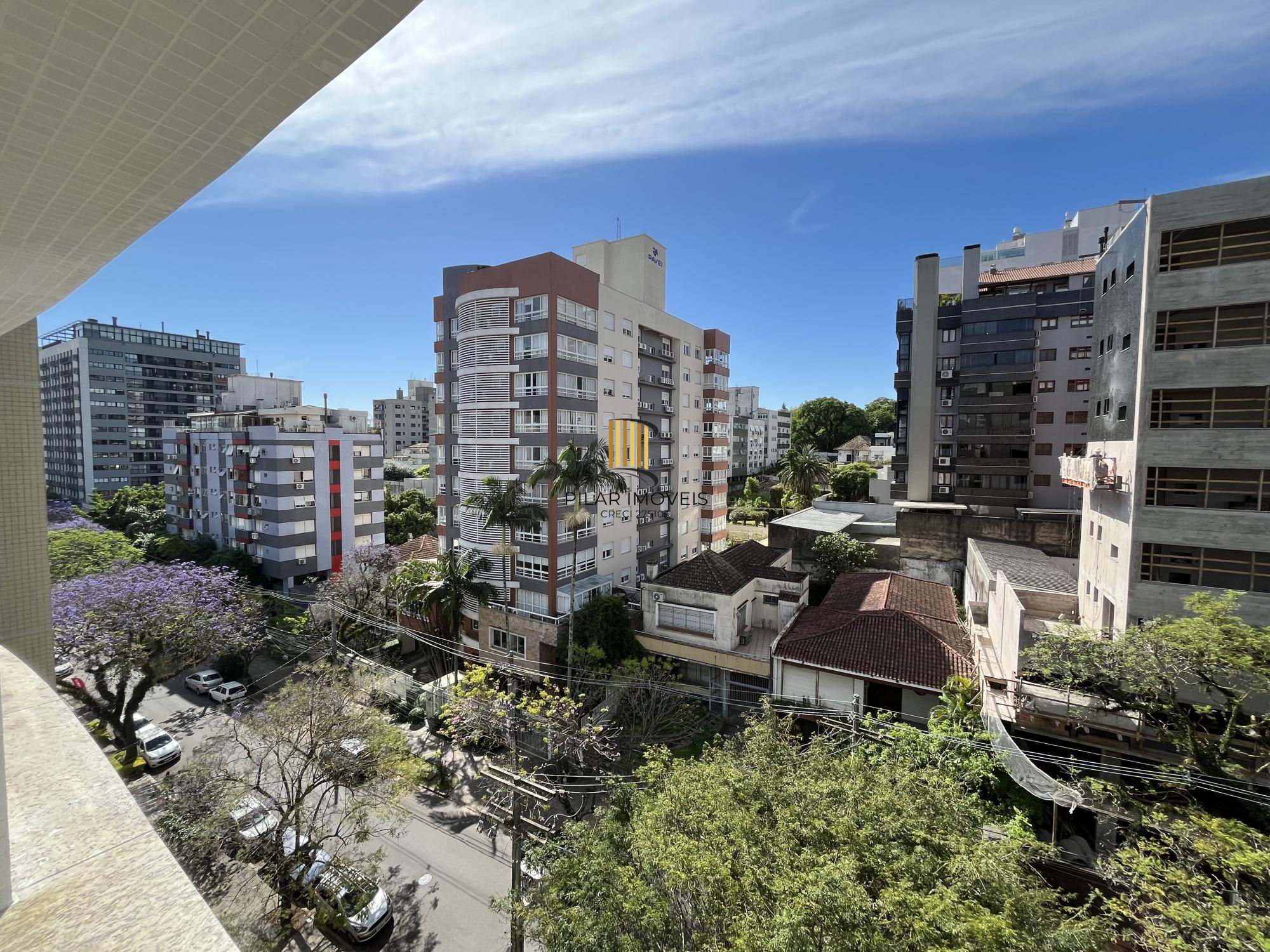 Apartamento de 3 quartos, suíte e 3 vagas de garagem no bairro Auxiliadora POA