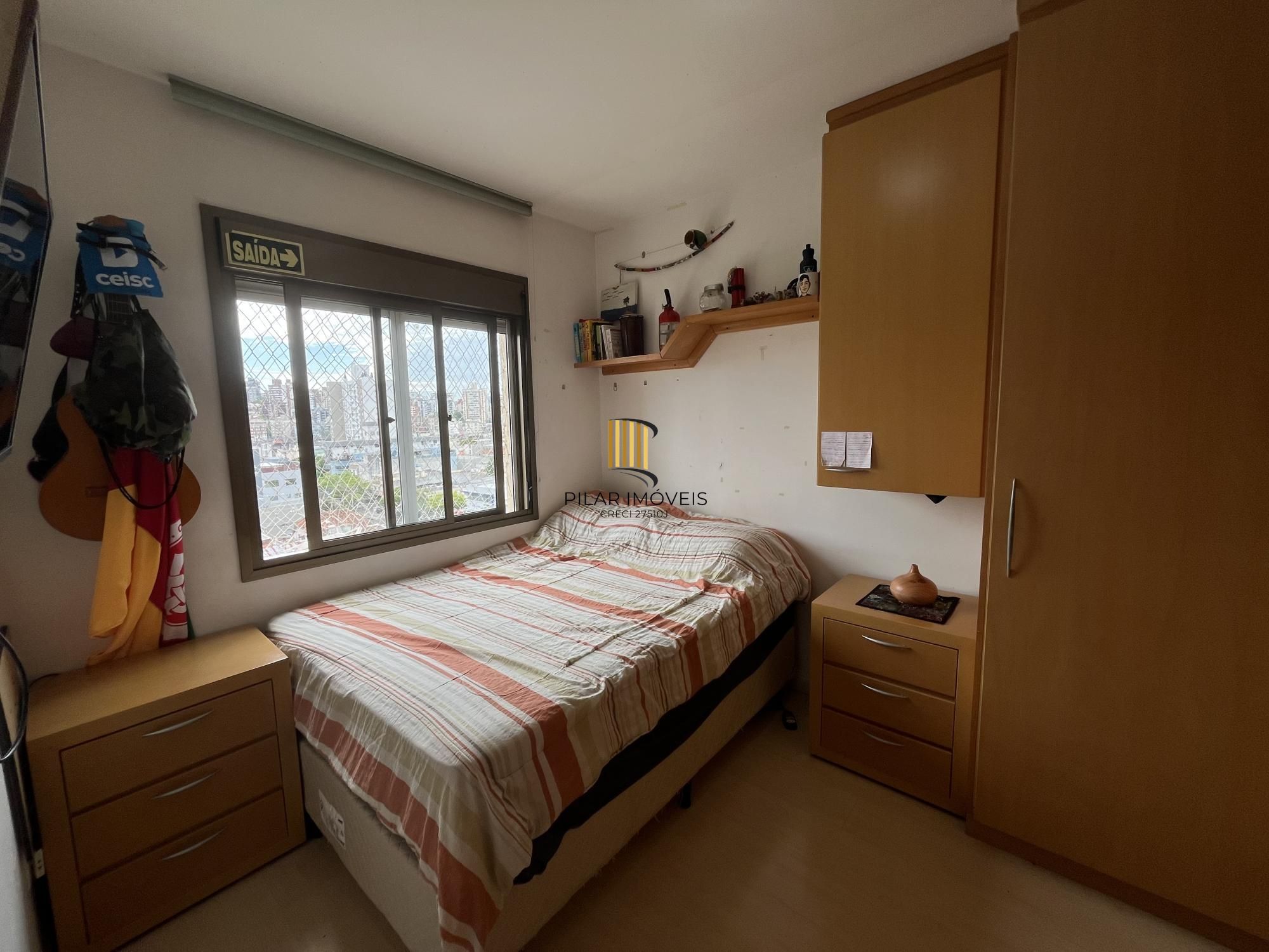 Apartamento de três dormitórios, suíte e uma vaga de garagem no bairro Santana