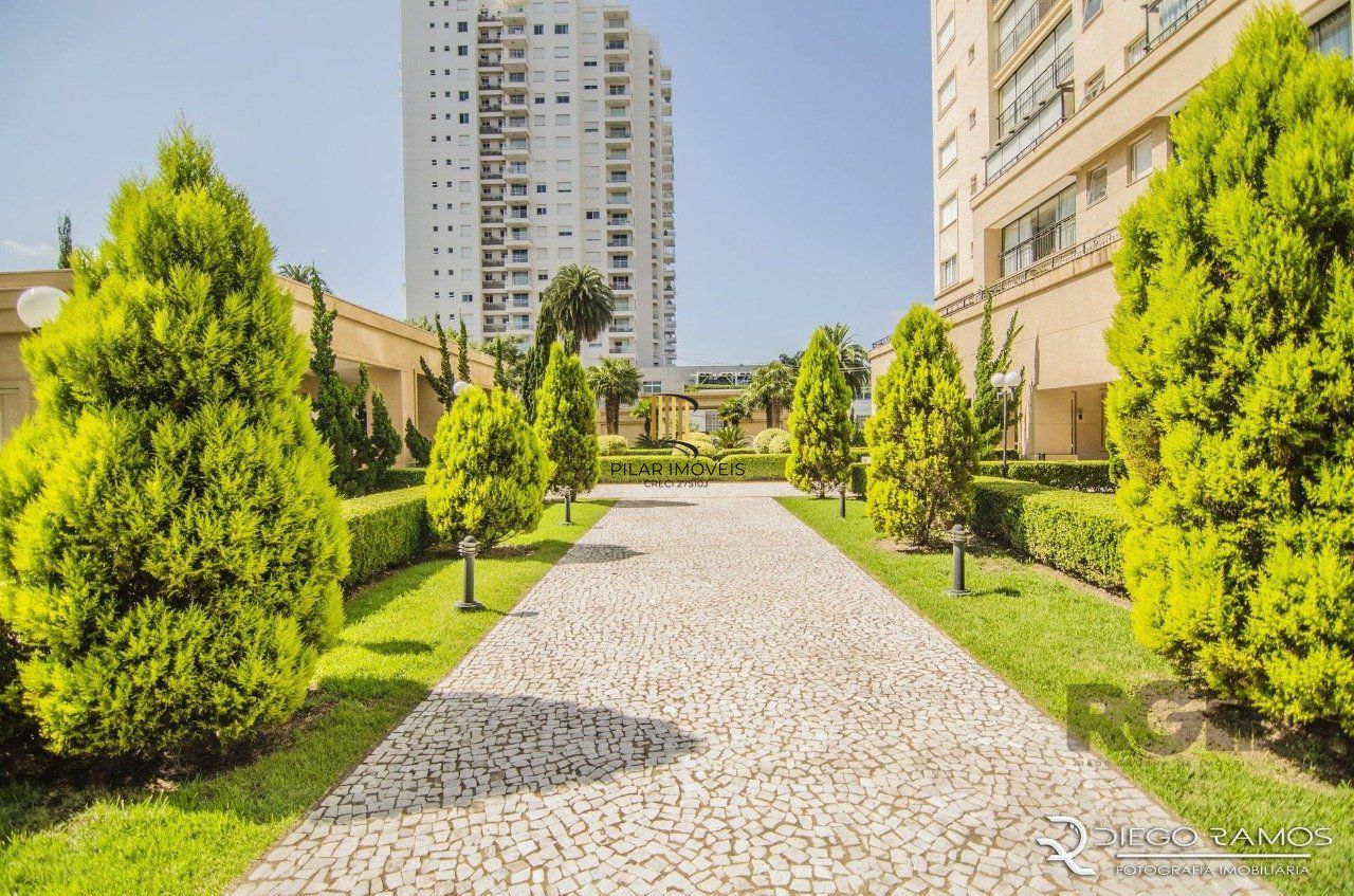 Apartamento de 3 quartos, suíte e duas vagas de garagem no bairro Jardim Europa