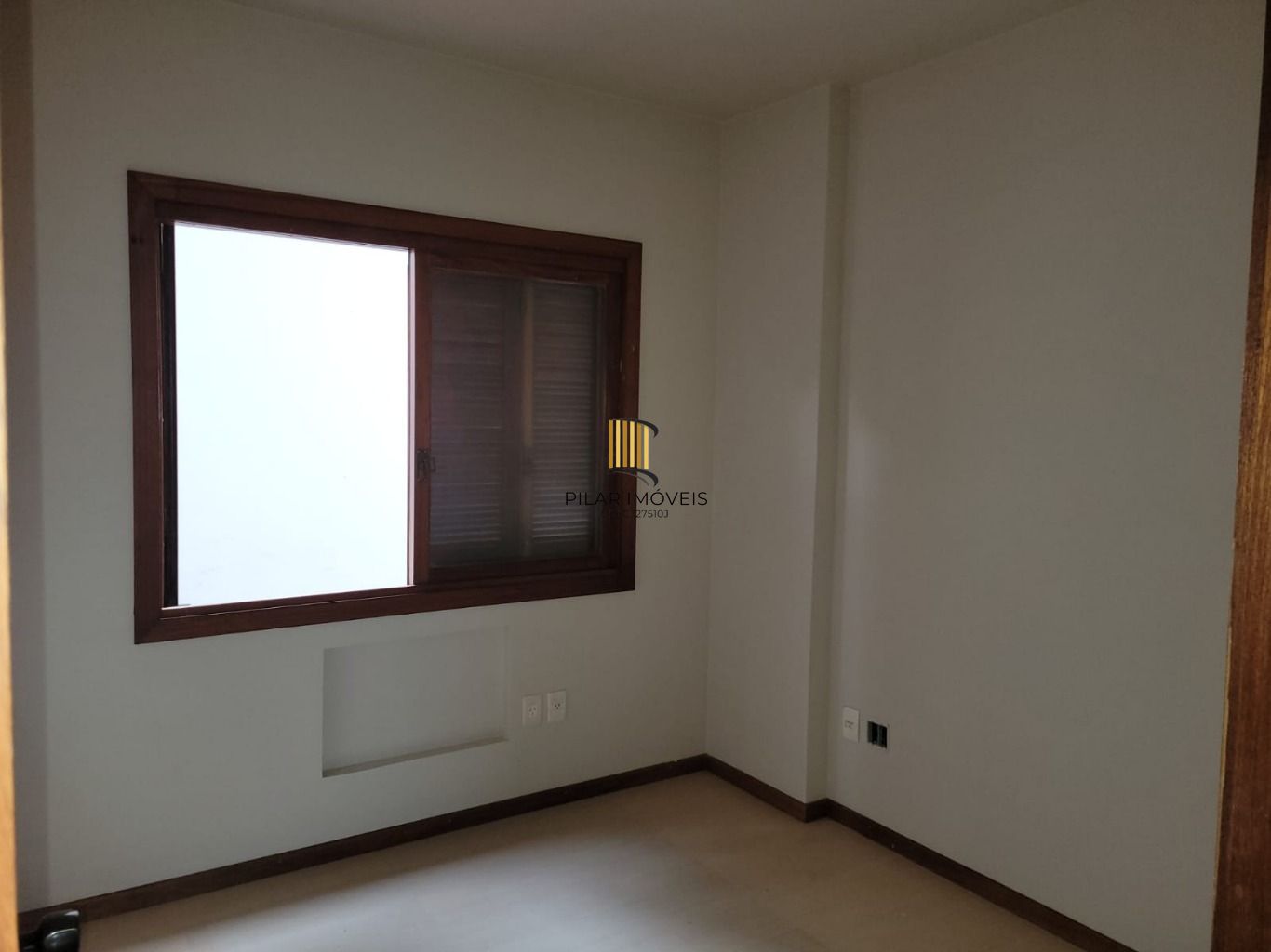 Apartamento de 3 quartos, suíte e 2 vagas de garagem no bairro Petrópolis em POA