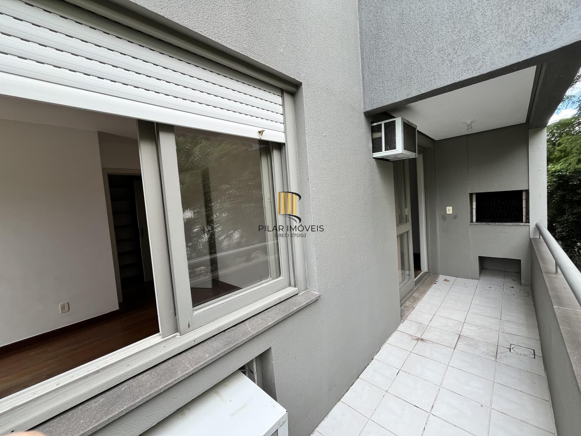 Apartamento de 1 quarto com sacada e 1 vaga de garagem no bairro Farroupilha