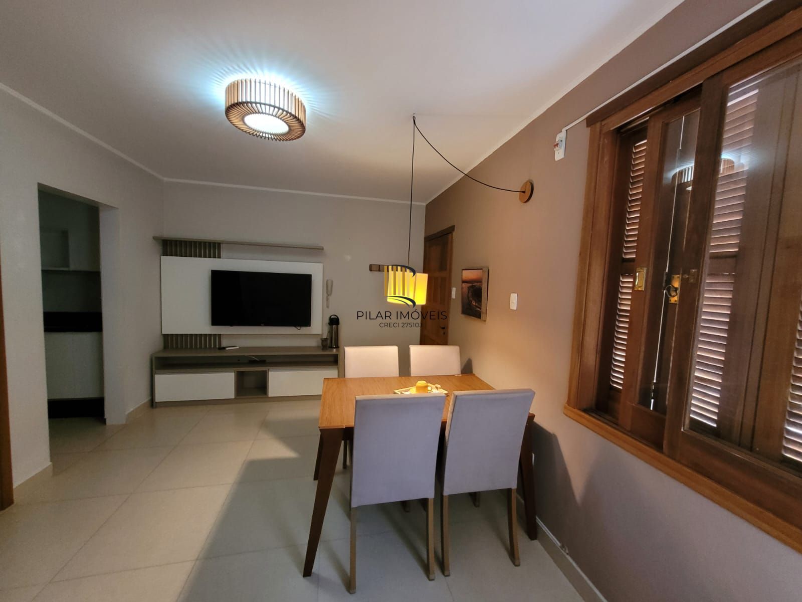 Ótimo apto 1 dormitório super claro semimobiliado