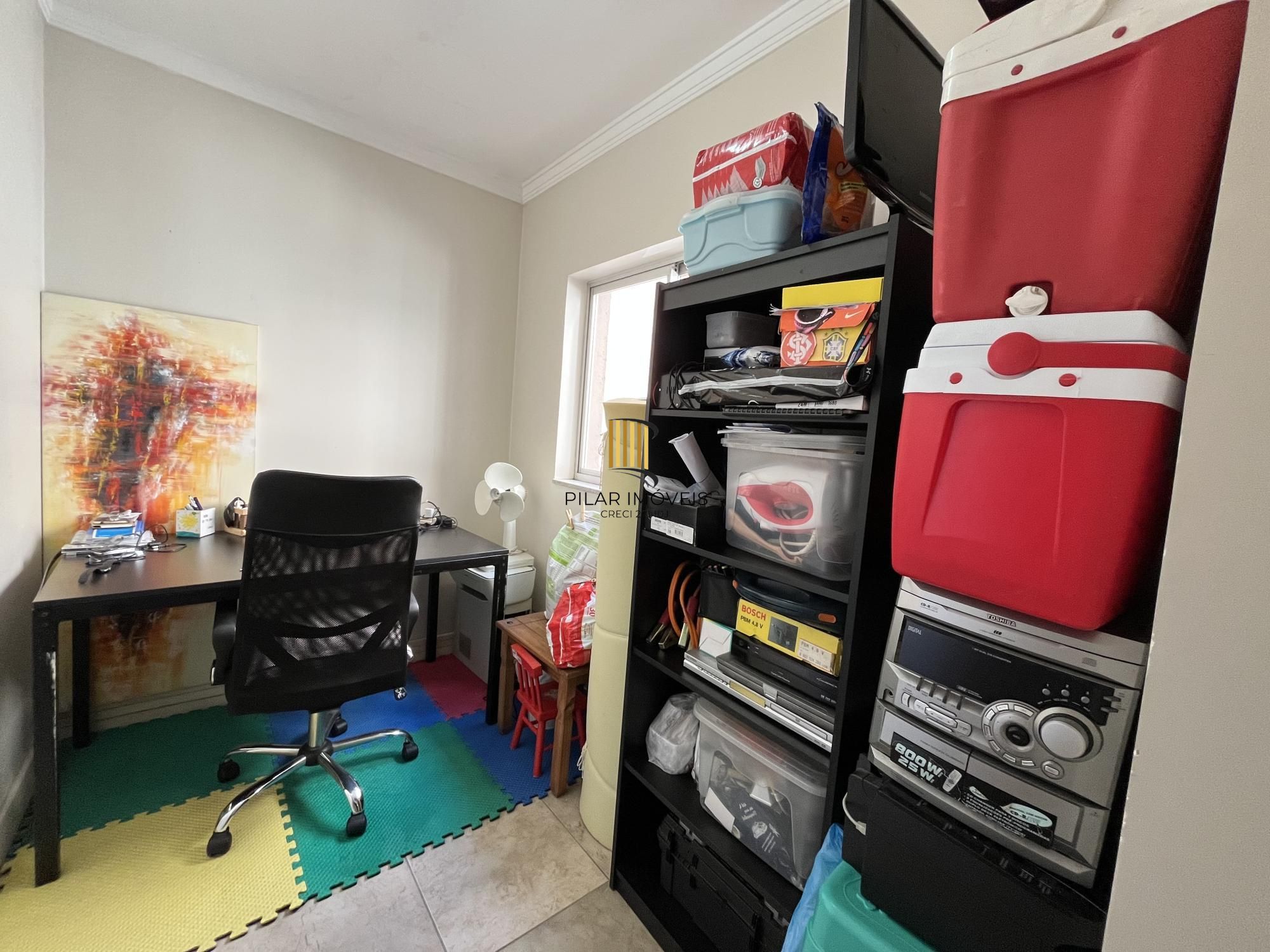 Cobertura de 3 quartos, suíte e 1 vaga de garagem no bairro Petrópolis em POA/RS