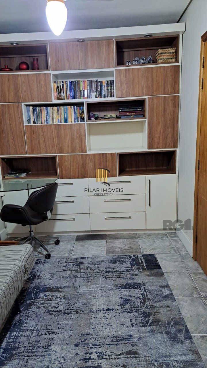 Sala comercial com 39,55 m² de área privativa. Localizado na Rua/Av. Felipe Camarão, no bairro Bom Fim em Porto Alegre.