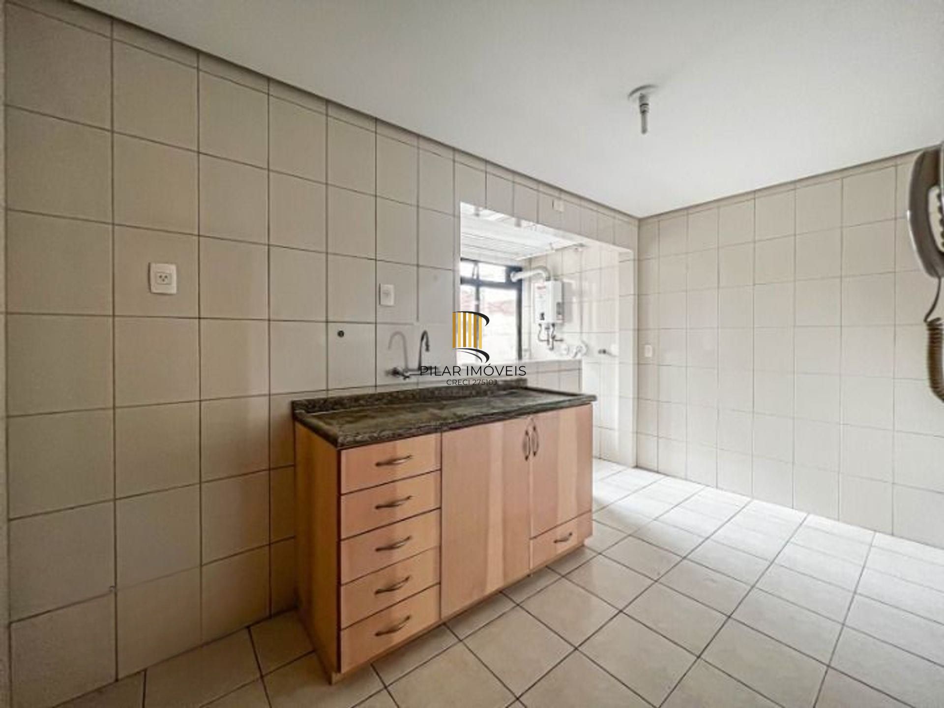 Apartamento de 3 quartos, suíte e 1 vaga de garagem no bairro Menino Deus em POA