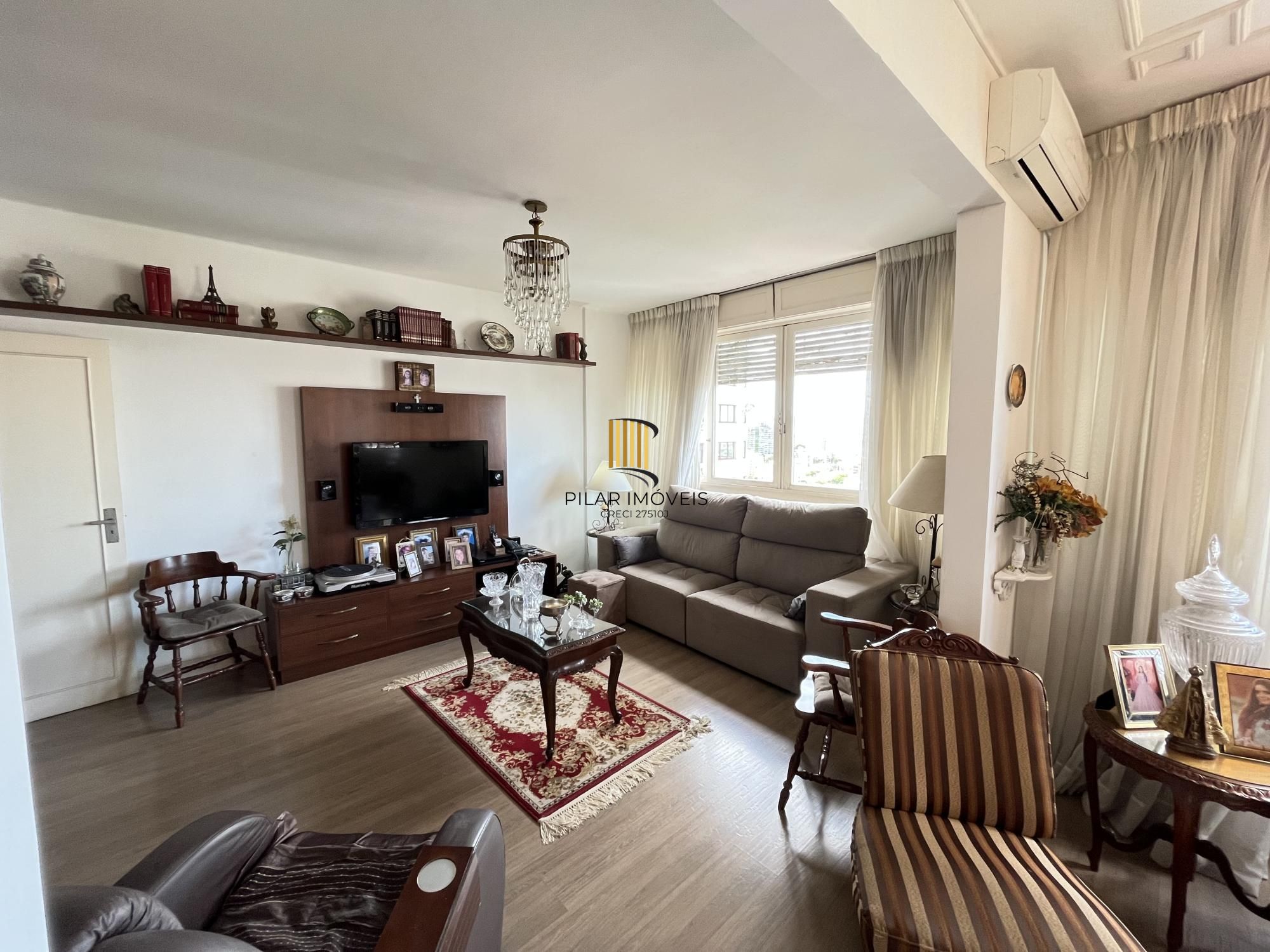 3 quartos, gabinete ou 4º quartos e 1 vaga de garagem junto ao Moinhos de Vento