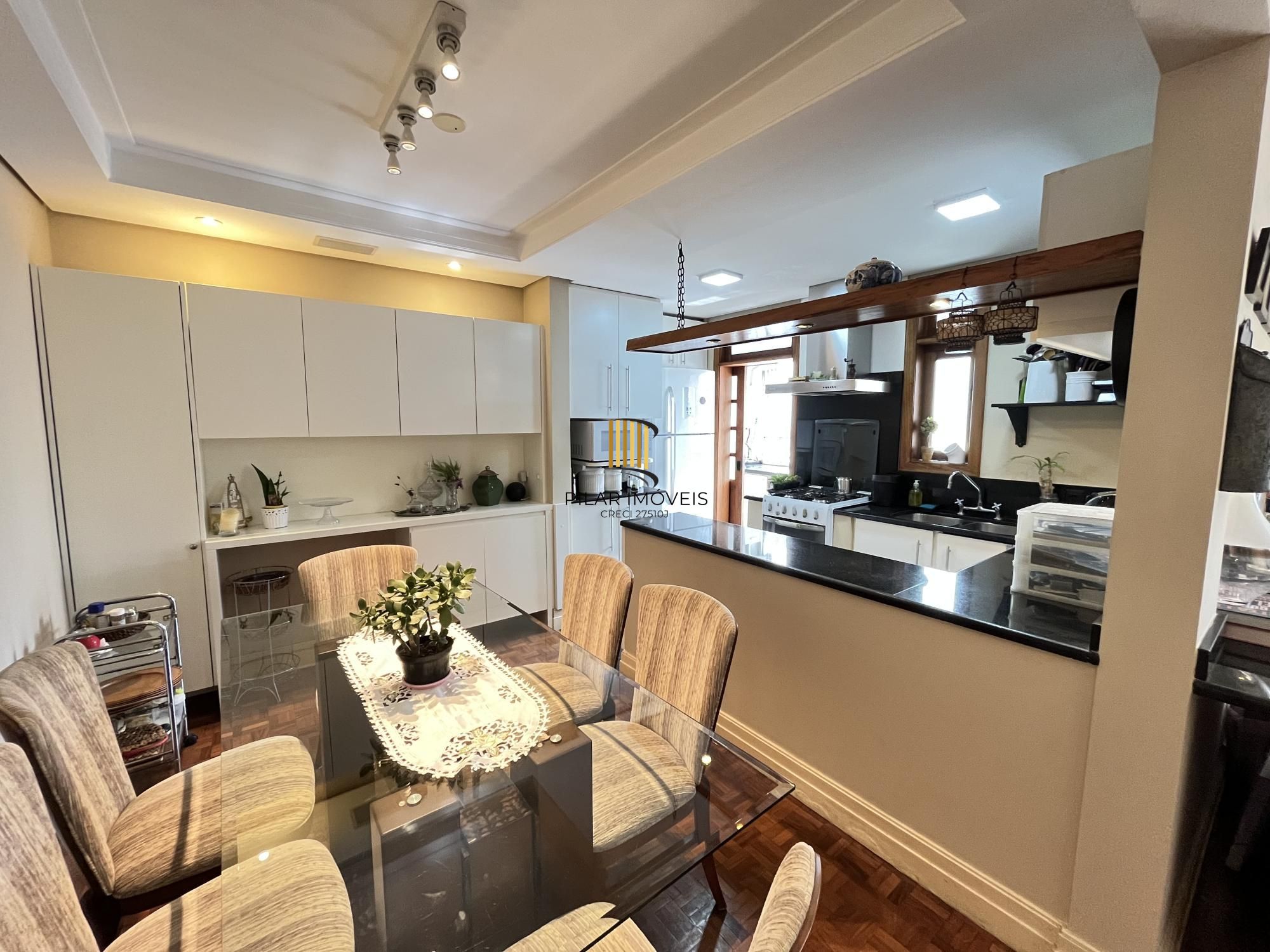 Apartamento de 2 quartos, suíte e 2 vagas de garagem no bairro Jardim Botânico.