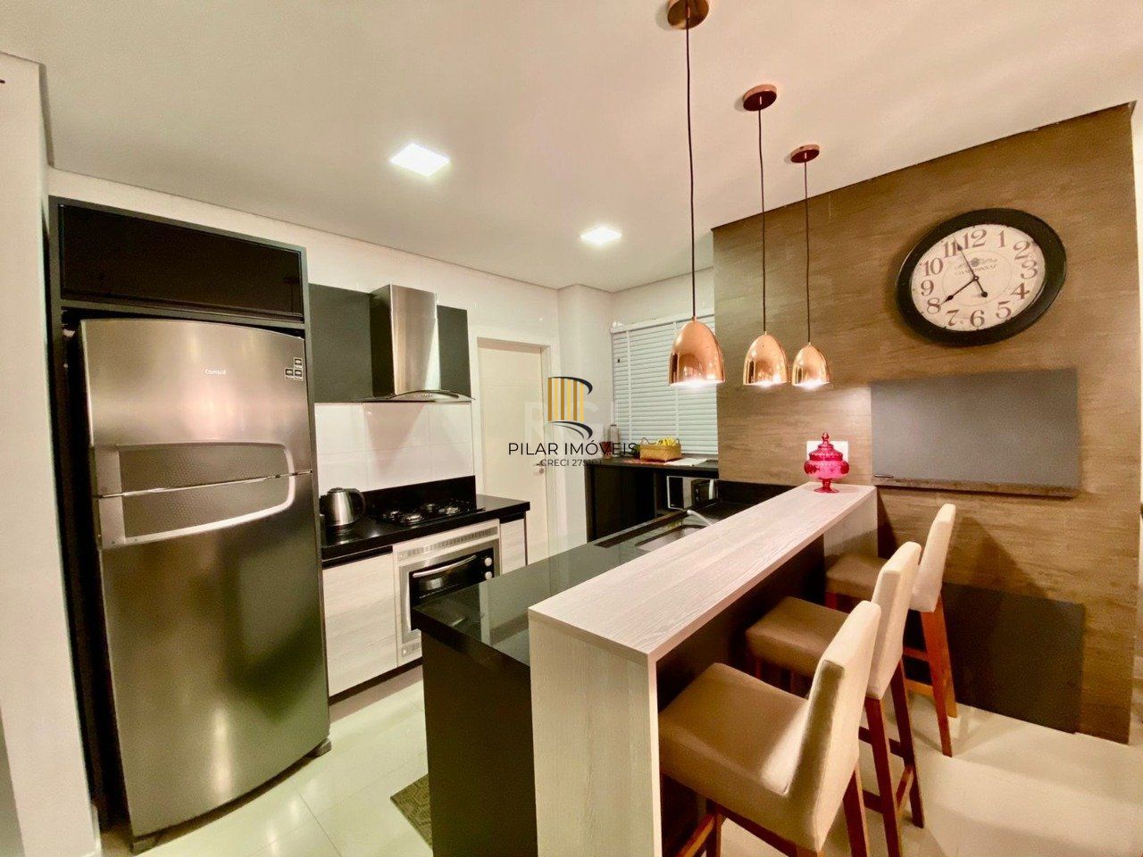 Apartamento para Venda - 140m², 3 dormitórios, sendo 2 suites, 2 vagas - Centro