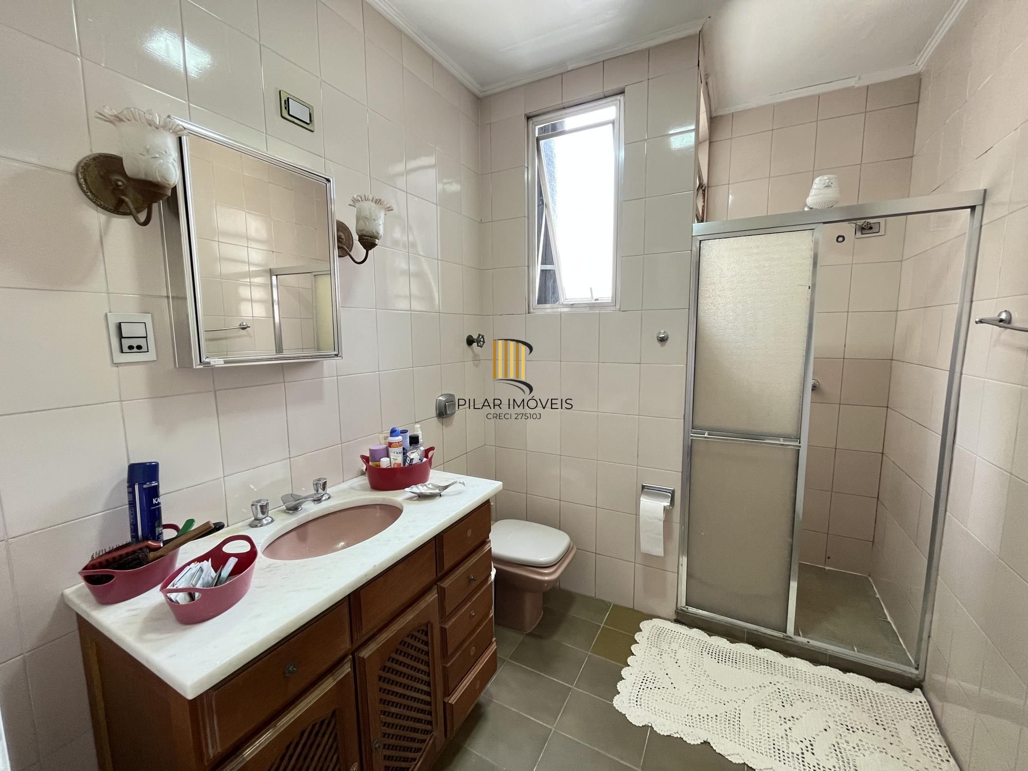 Apartamento de 3 quartos com dependência de empregada bairro Moinhos de Vento