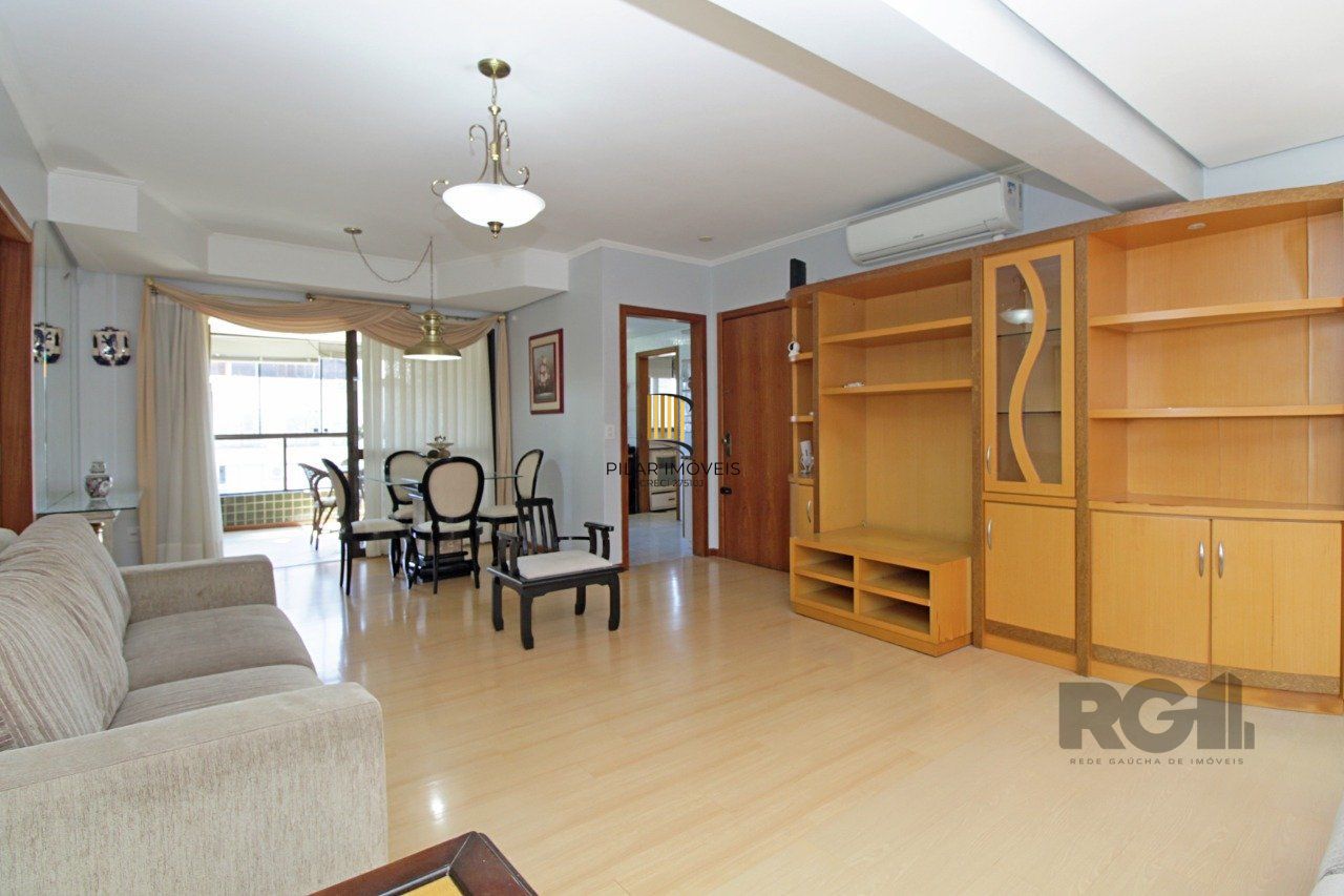 Apartamento de 3 dormitórios, suíte e 2 vagas de garagem no bairro Petrópolis em Porto Alegre