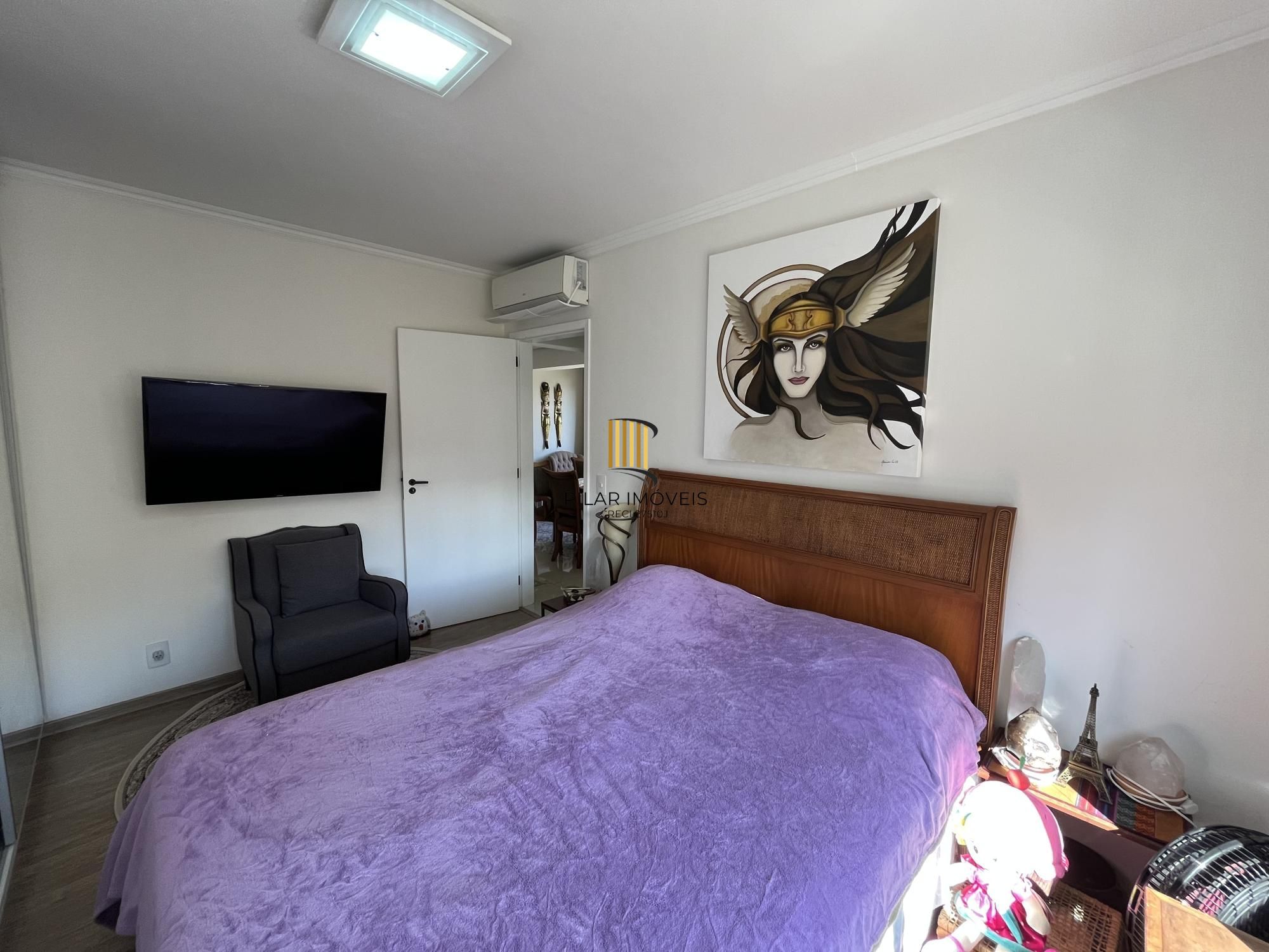 Apartamento de 2 quartos e 1 vaga de garagem bairro Menino Deus em Porto Alegre