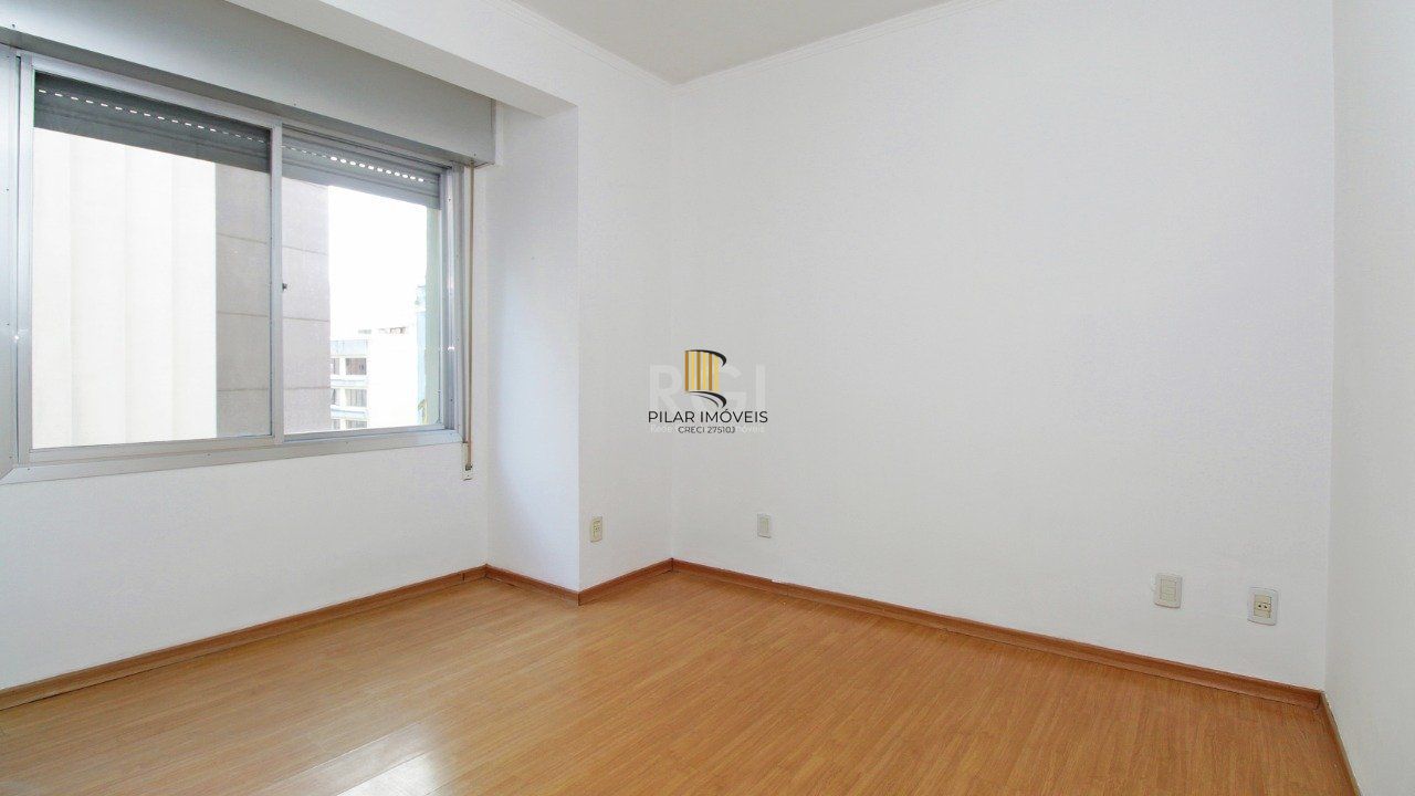 Excelente apartamento de 1 (um) quarto no bairro Centro, da cidade de Porto Alegre , na Av. Borges de Medeiros, 652 . Apartamento amplo e muito bem localizado, em localização nobre na Av. Borges d