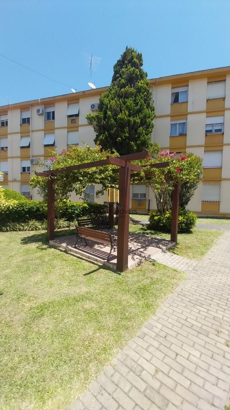 Apartamento térreo com 4 quartos e 1 vaga de garagem rotativa no Passo da Areia