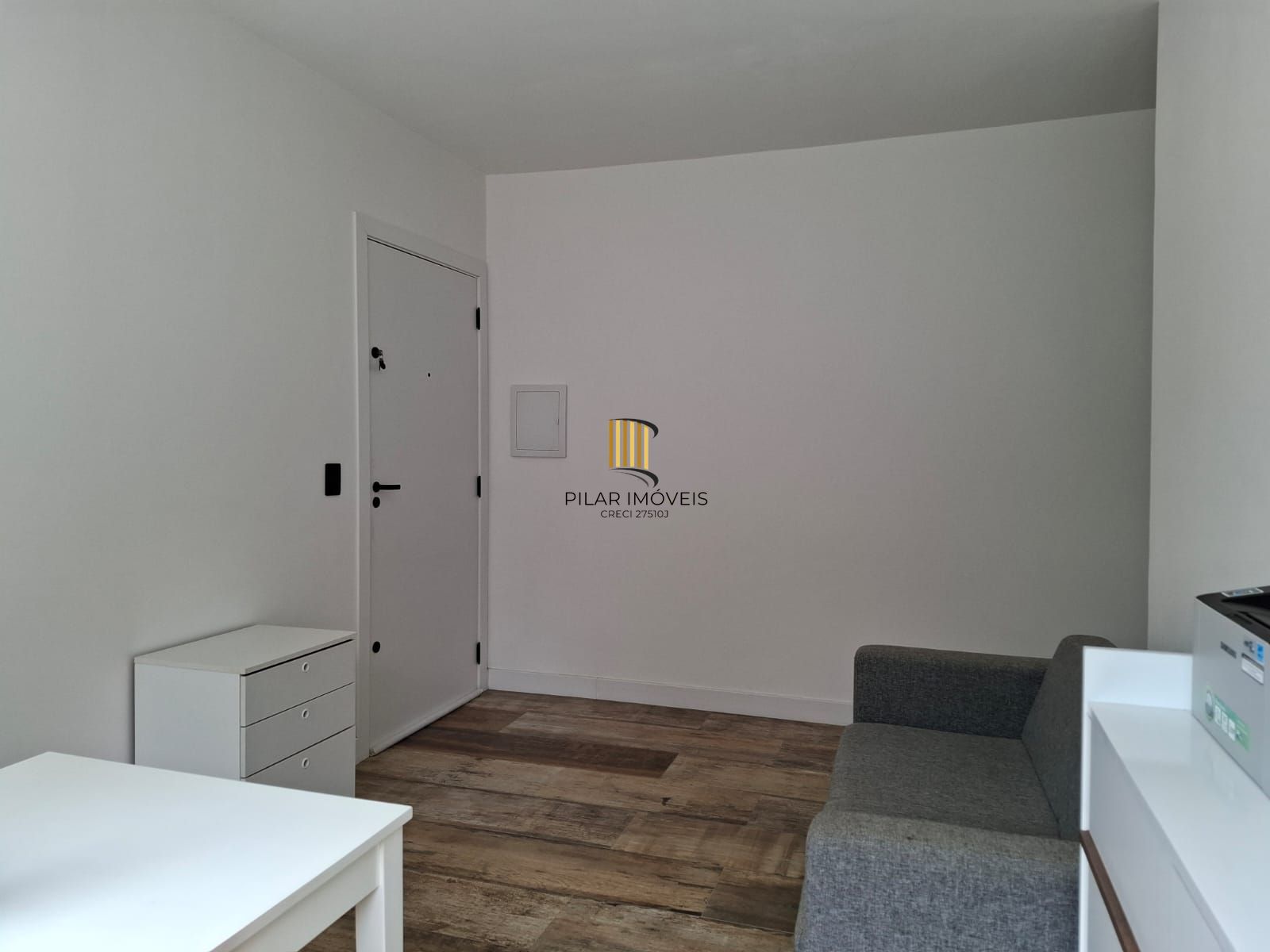 Apartamento de um quarto com garagem no bairro Partenon