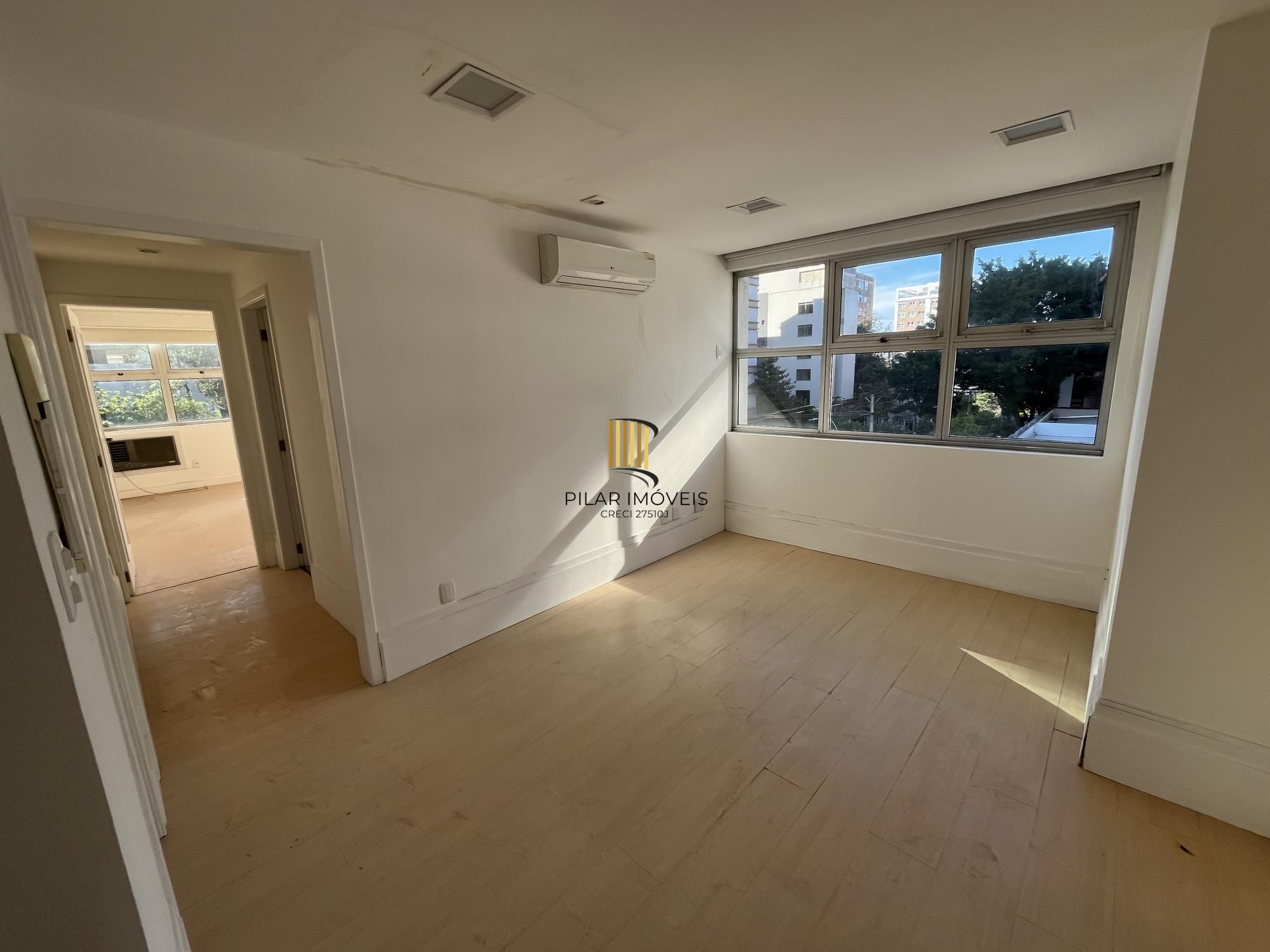 sala comercial grande prédio com elevador no bairro Rio Branco em Porto Alegre
