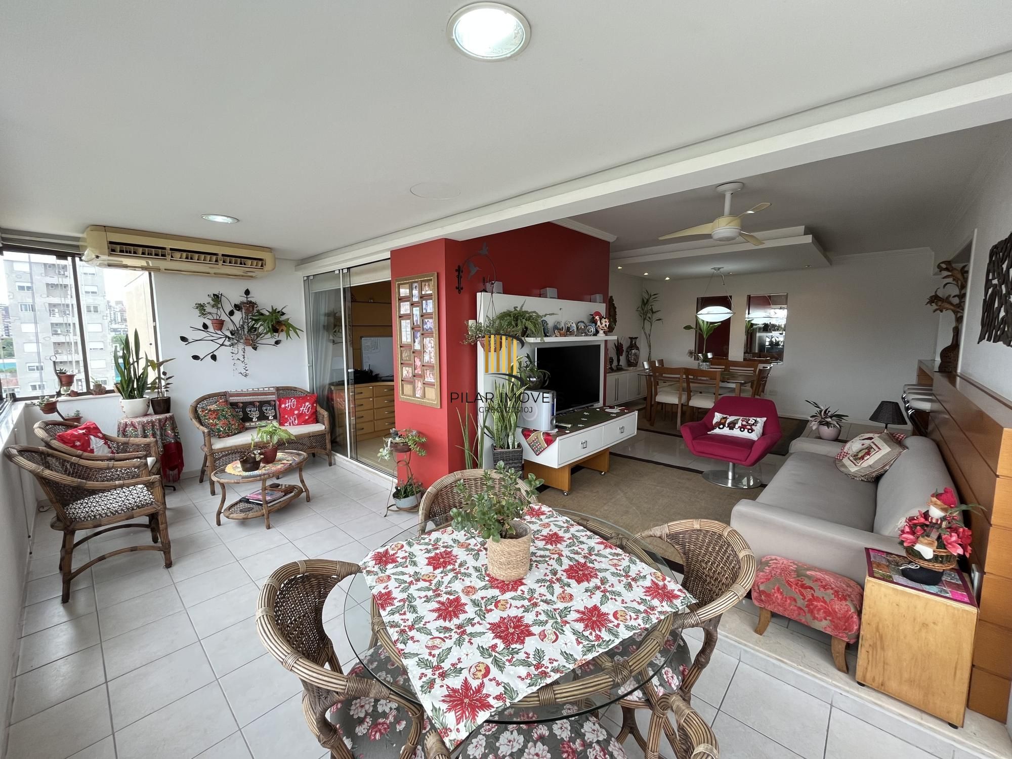 Apartamento de três dormitórios, suíte e uma vaga de garagem no bairro Santana