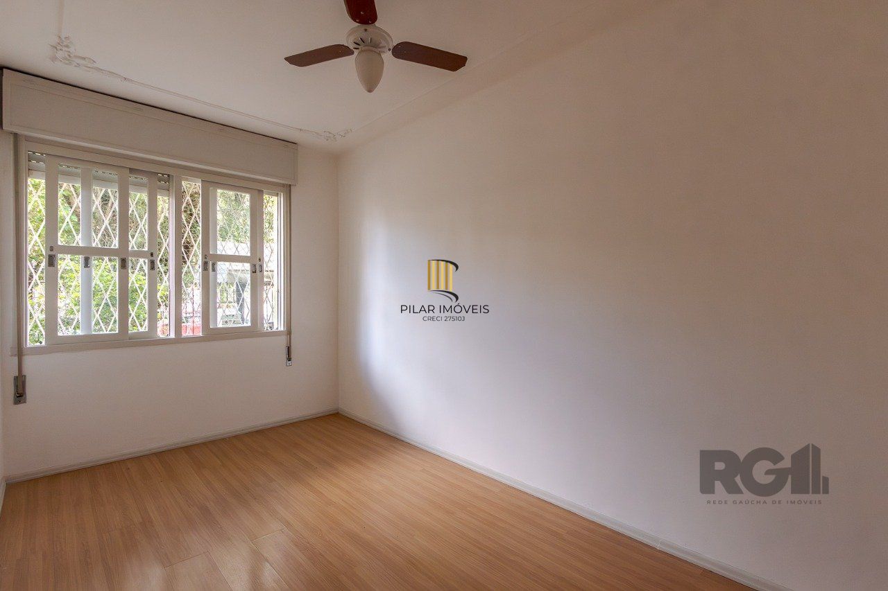 Apartamento de dois quartos e dois banheiros no bairro Rio Branco em Porto Alegre.