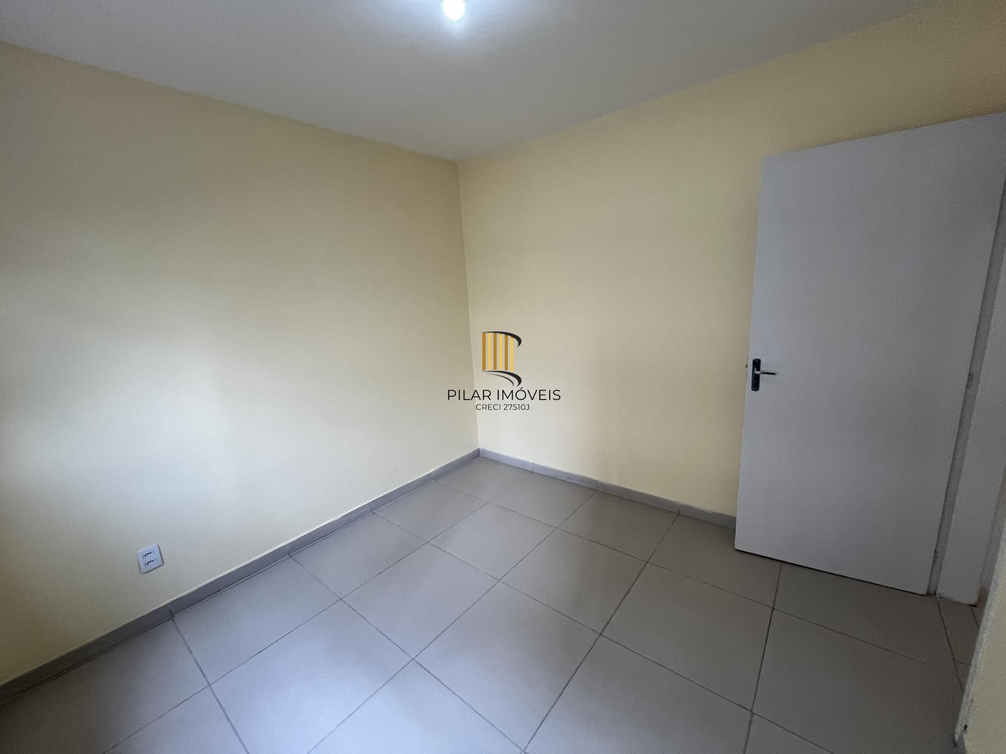 Apartamento reformado de dois quartos no bairro Petrópolis em Porto Alegre