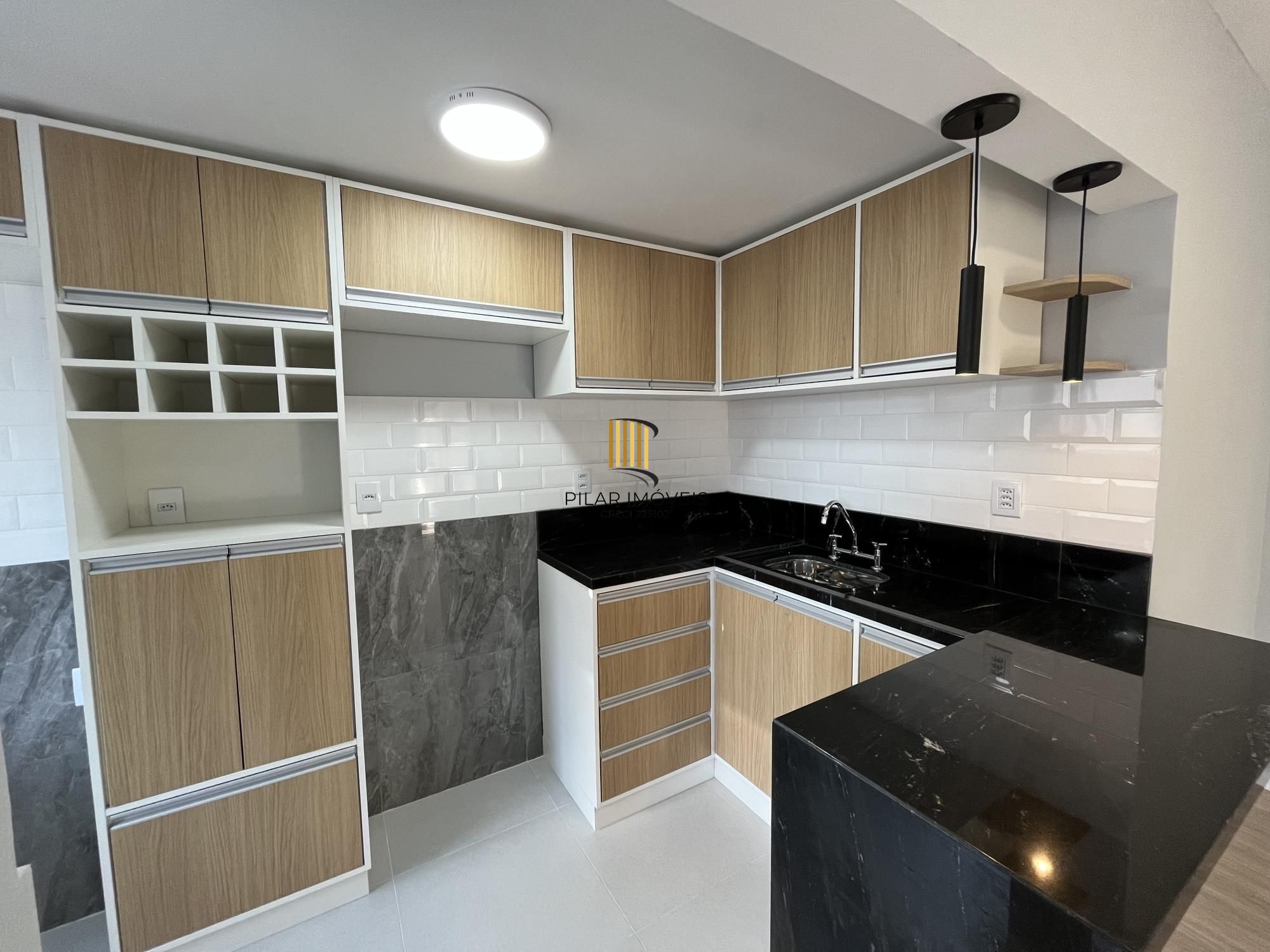 Apartamento de 2 quartos, suíte e 1 vaga de garagem Menino Deus em Porto Alegre