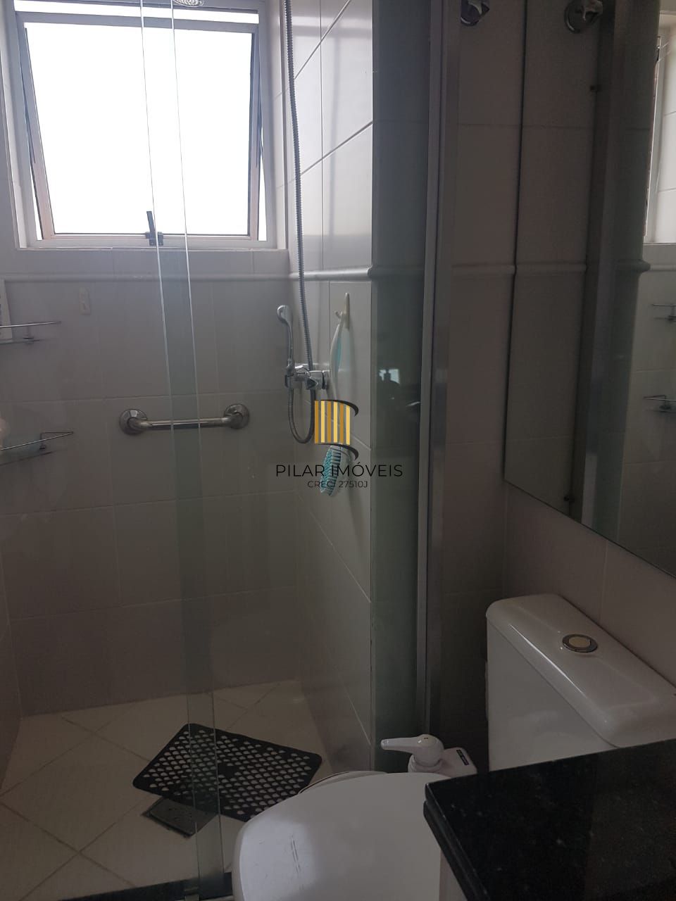 Apartamento de um quarto, suíte e uma vaga de garagem no bairro Mont´Serrat