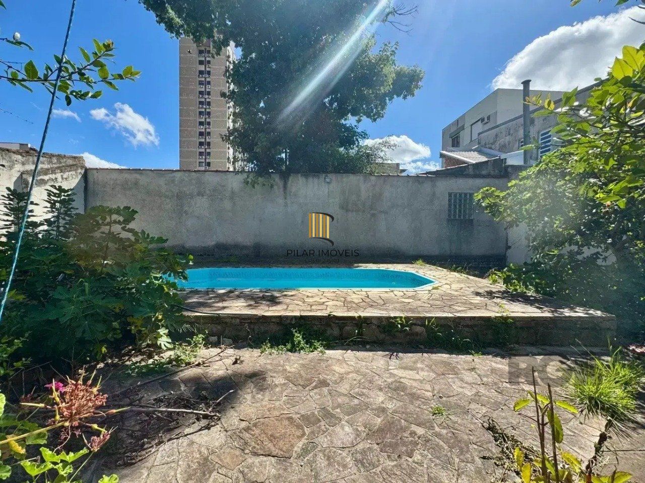 Casa de 5vquartos e 3 vagas de garagem no bairro Santana em Porto Alegre