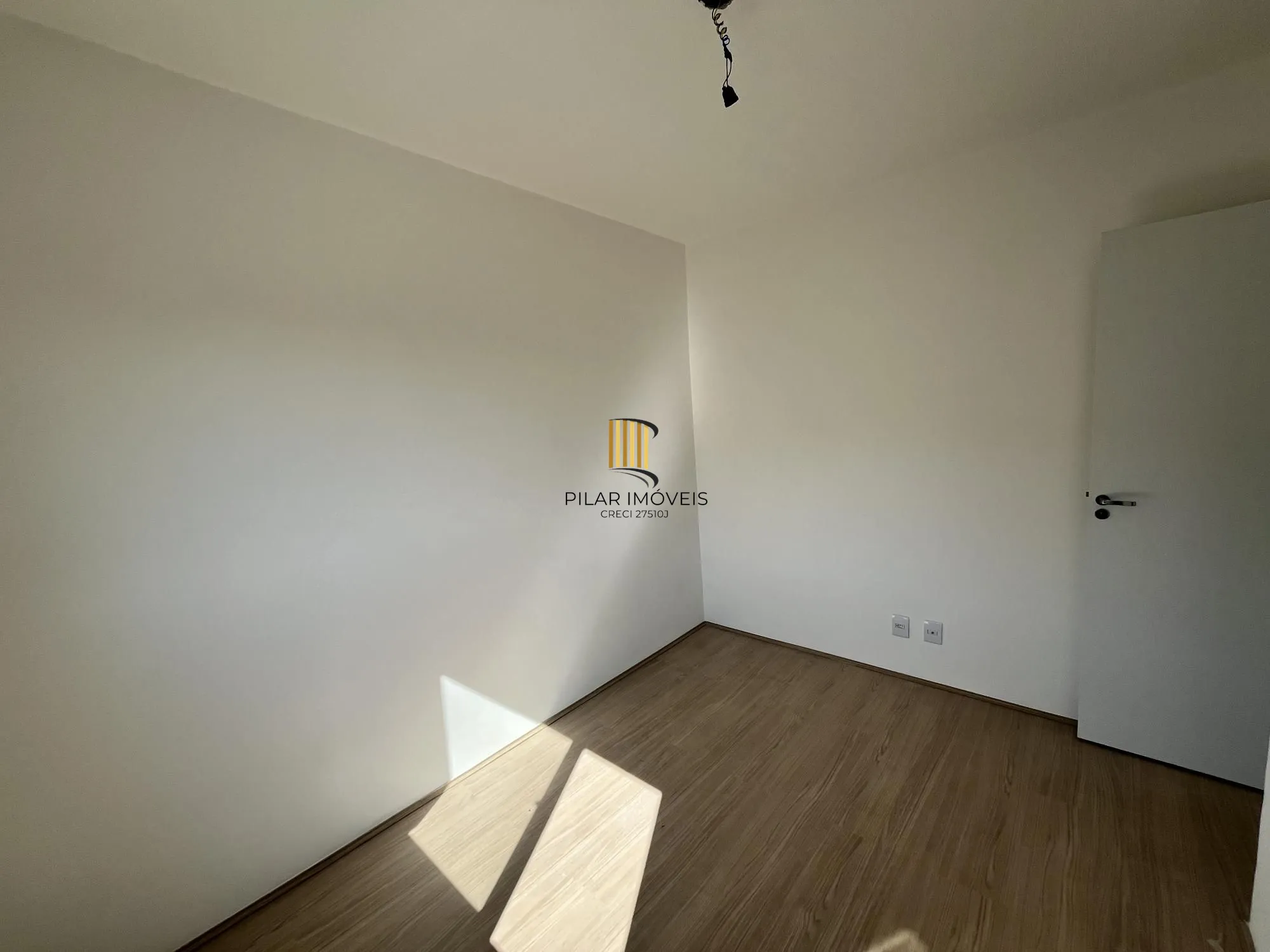 Apartamento de 2 quartos e 1 vaga de garagem no bairro Morro Santana em POA