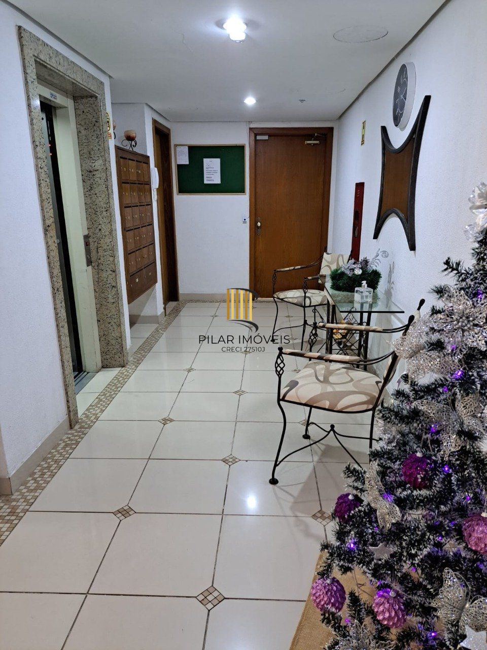 Apartamento de 2 quartos, suíte e 2 vagas de garagem no bairro Bom Fim em POA/RS