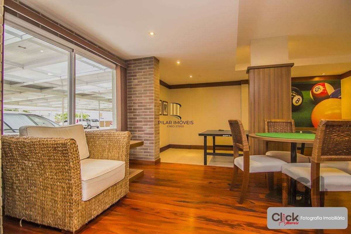 Vende Excelente Apartamento no Bairro Passo da Areia - Porto Alegre