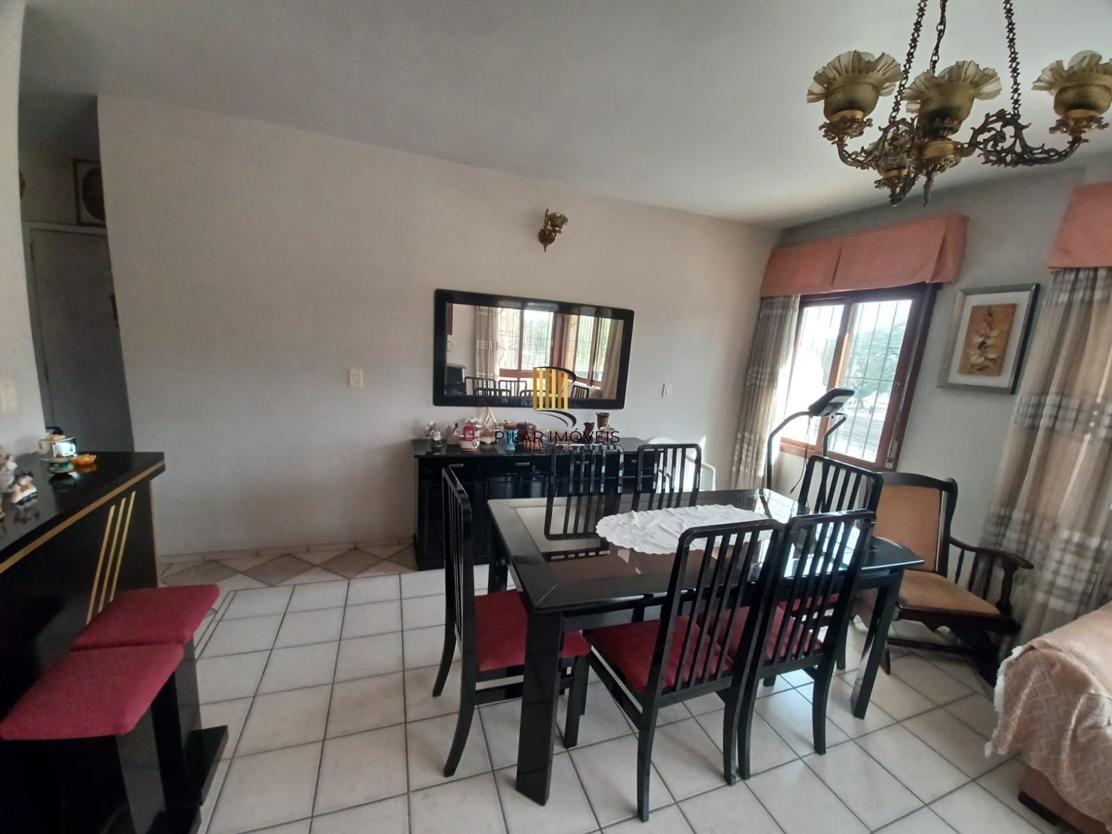 Apartamento de 2 dormitórios lavabo living amplo com sacada  de frente edificio com elevador