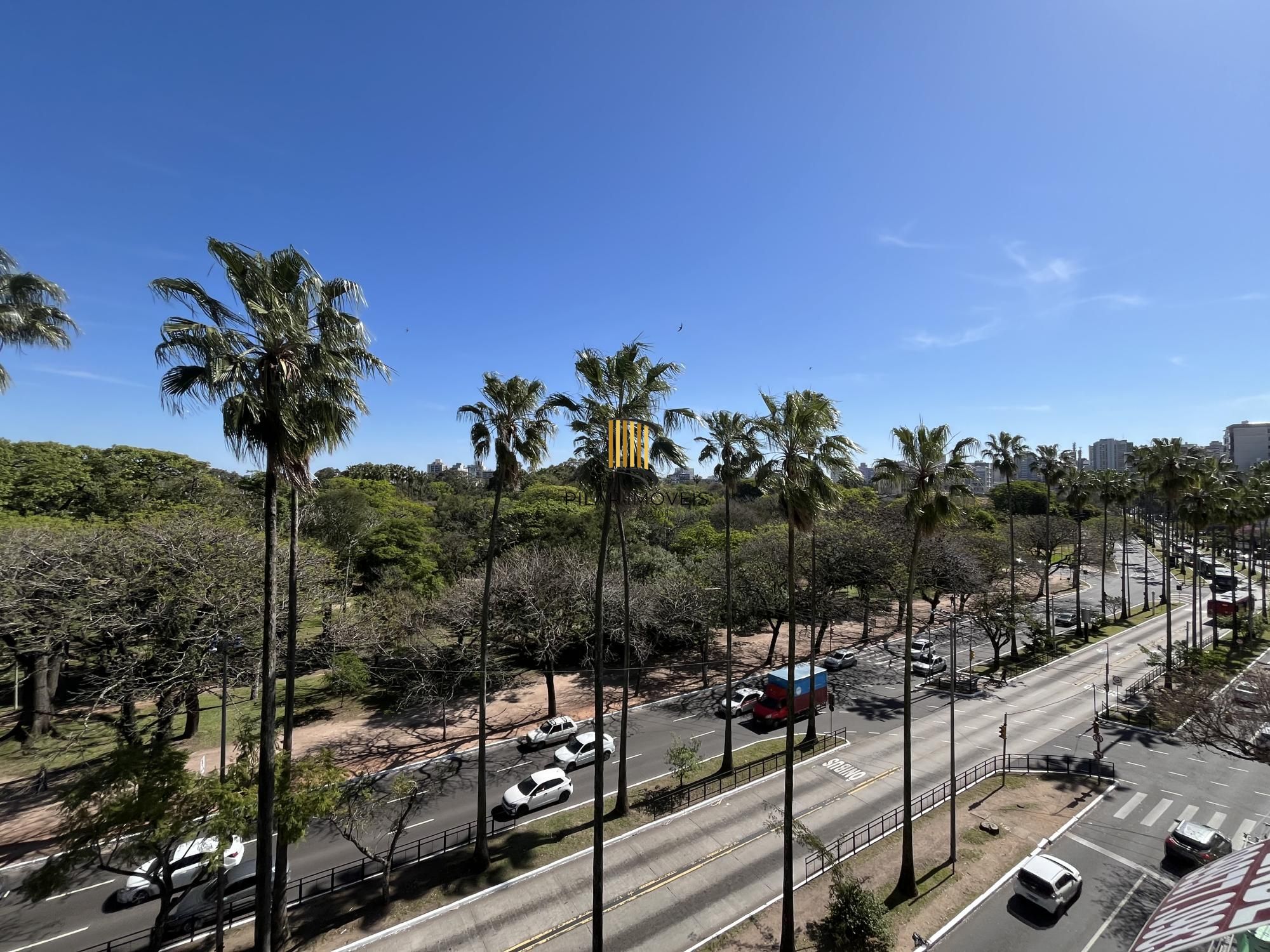 Apartamento 3 dormitórios em frente à Redenção