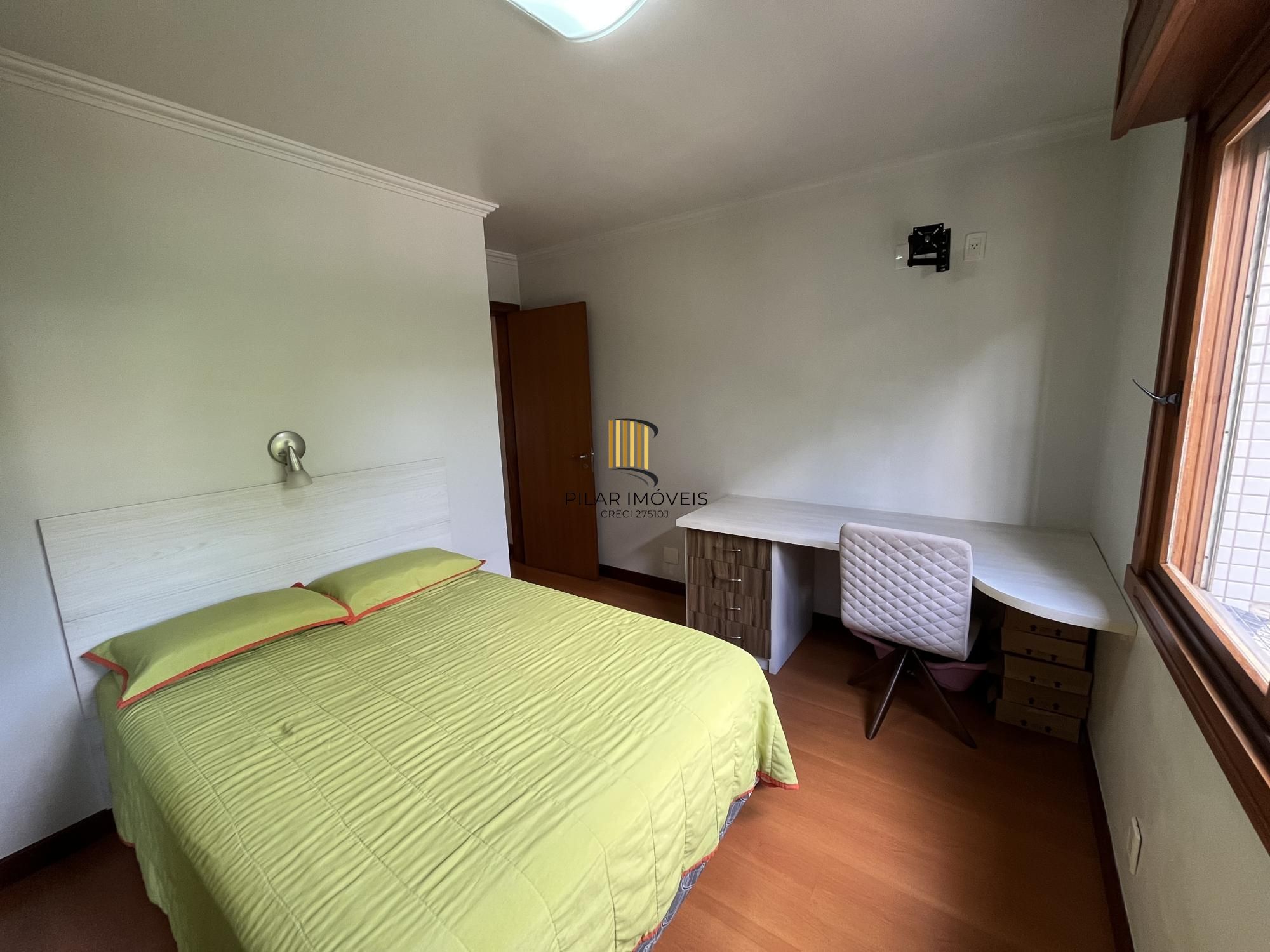 Apartamento de 3 quartos, suíte e 2 vagas de garagem no bairro Santana em POA