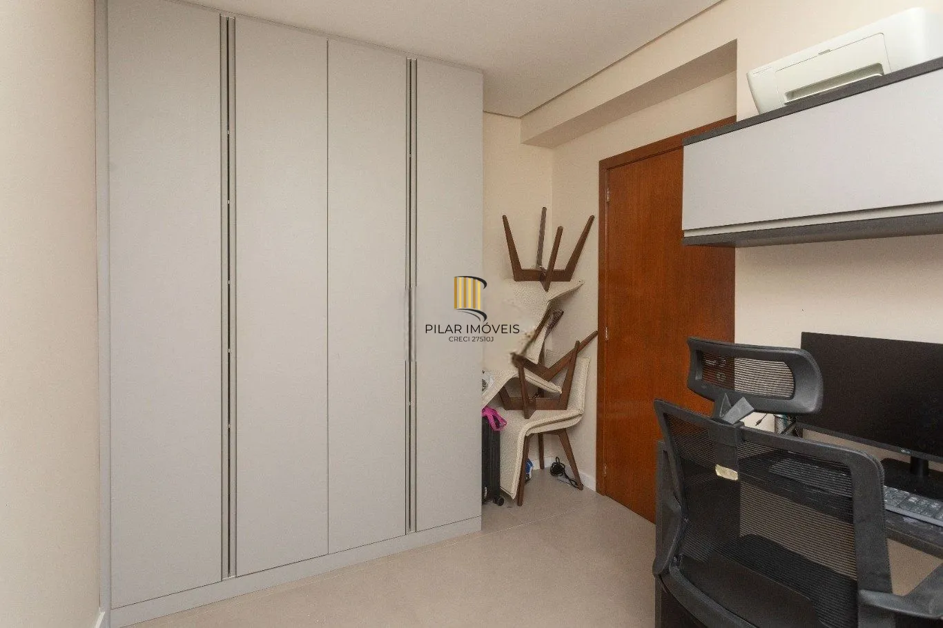 Apartamento de 3 quartos, suíte e 1 vaga de garagem no bairro Passo da Areia POA