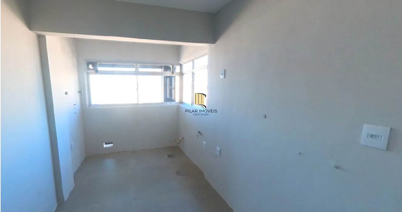 Cobertura de 2 dormitórios, e 1 vaga de Garagem, Av. Independência Porto Alegre-RS