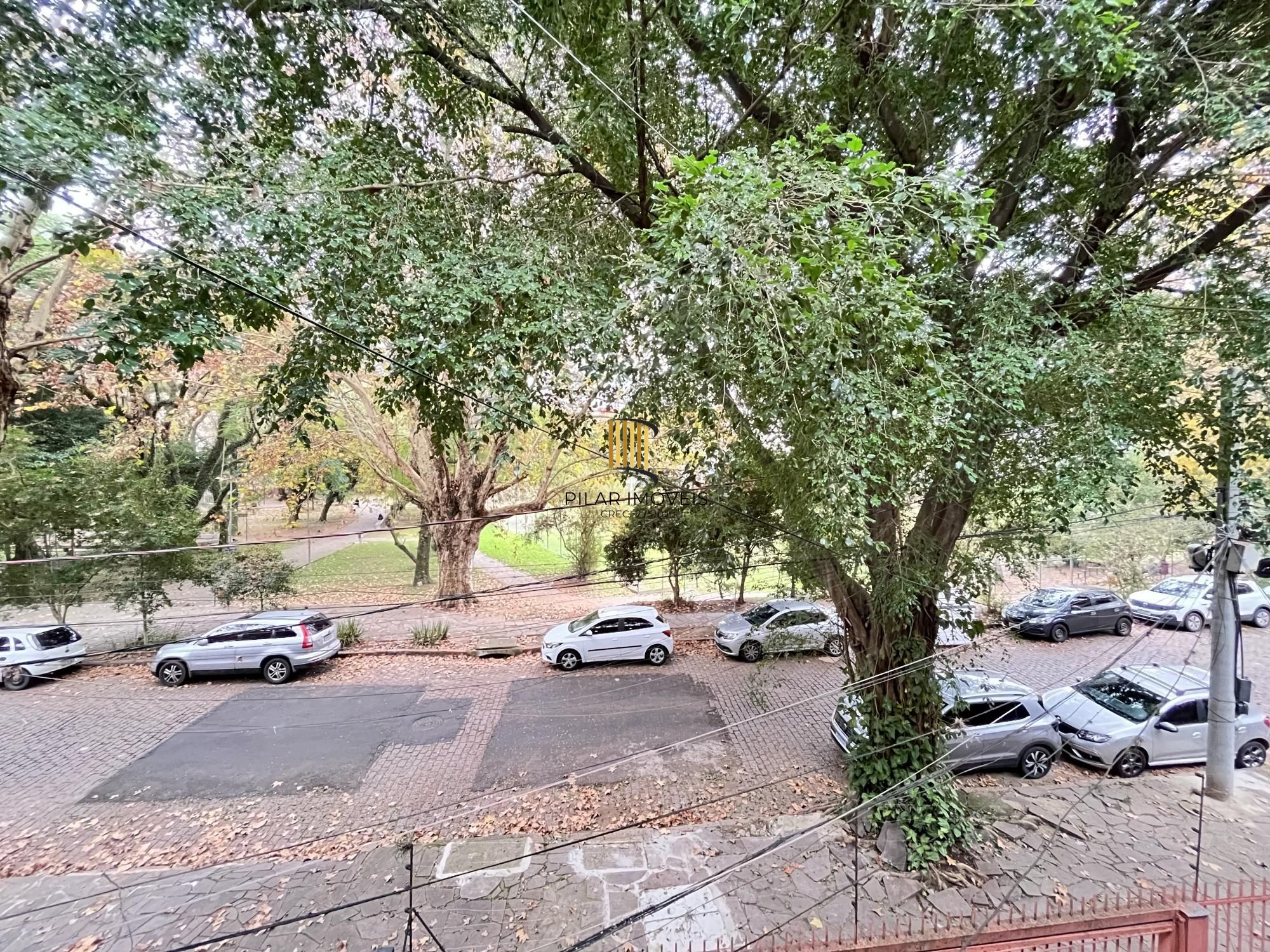 Apartamento de 2 quartos e 1 vaga de garagem no bairro Petrópolis Porto Alegre
