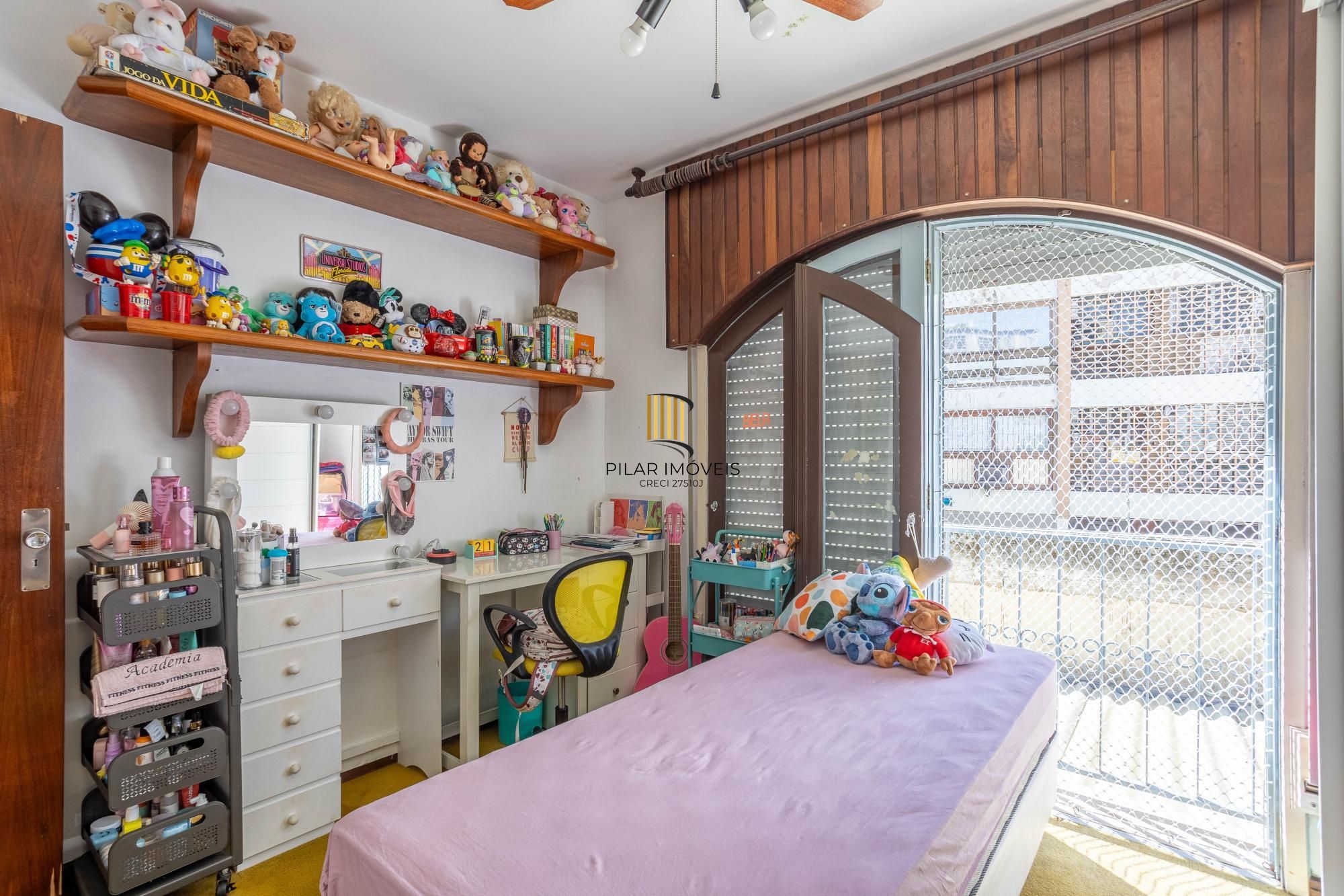 Apartamento de três quartos, suíte, dependência de empregada e 1 vaga de garagem