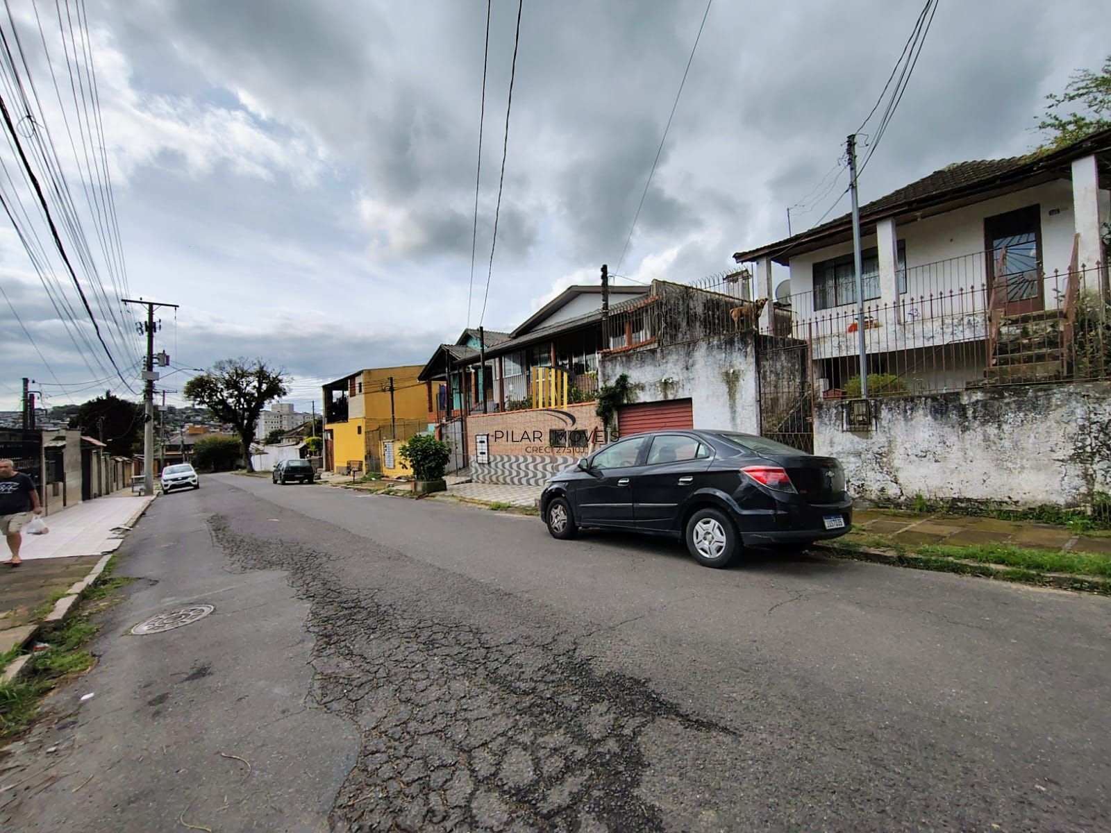 Casa 3 dormitórios e 3 vagas de garagem.