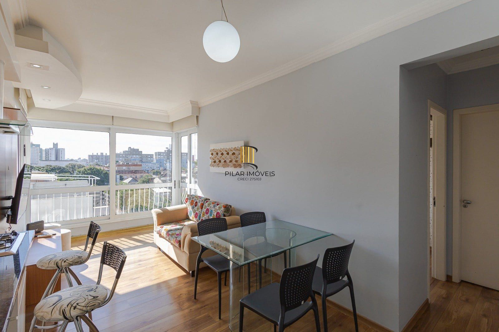 Apartamento de 2 quartos, suíte e 1 vaga garagem bairro Azenha em Porto Alegre