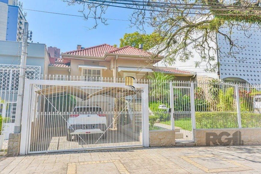 Casa 4 dormitórios no bairro Petrópolis - Pilar Imóveis