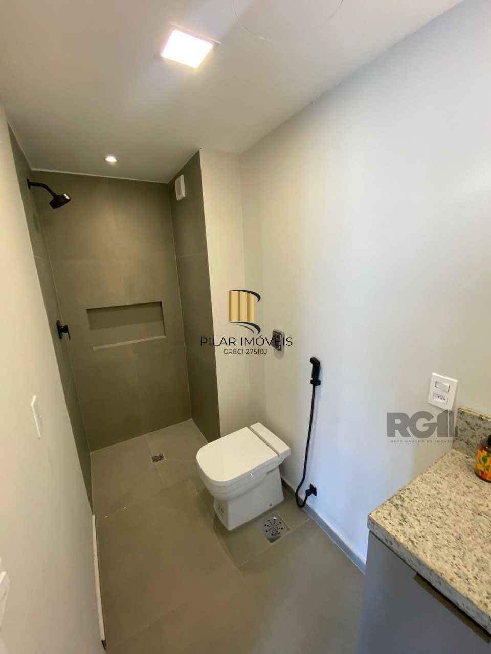 Apartamento para Venda - 74.48m², 2 dormitórios, 1 vaga - Petrópolis