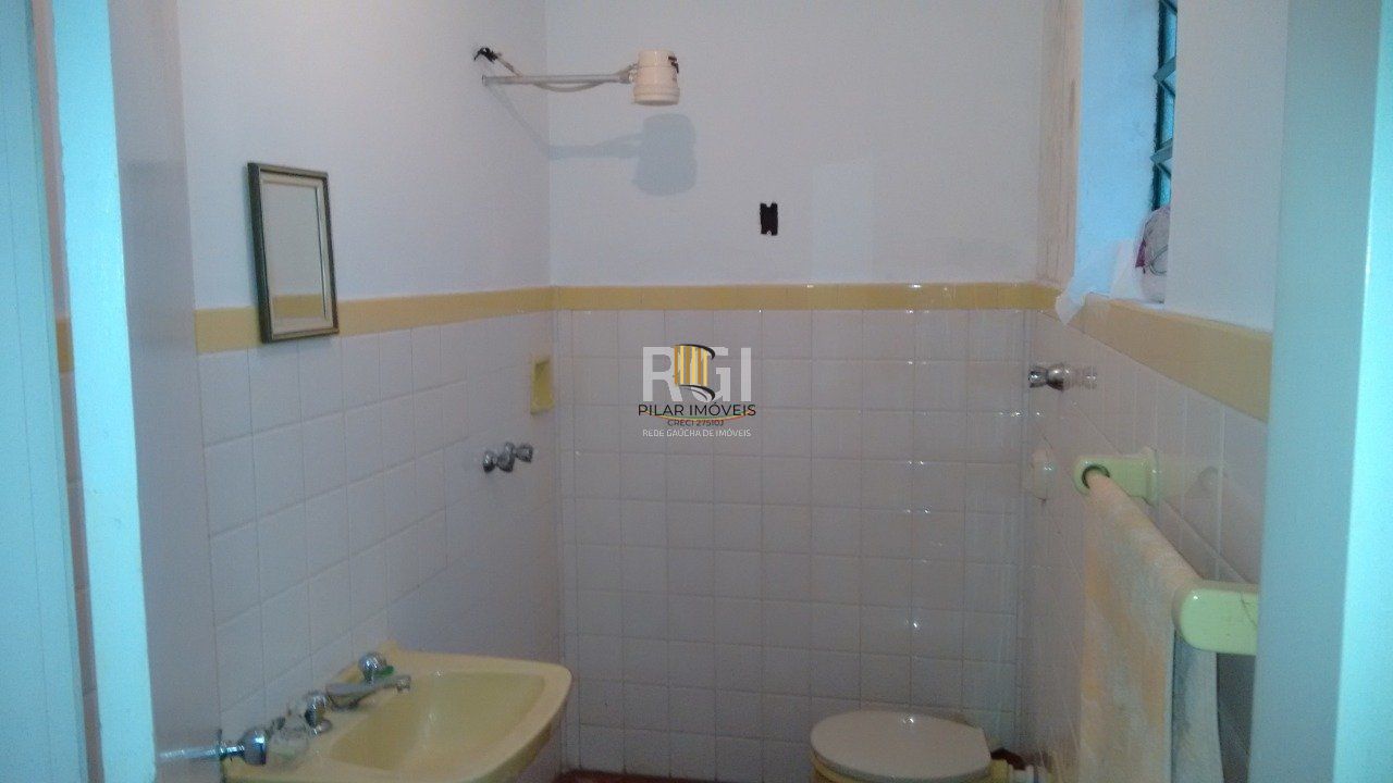 Casa para Venda - 363m², 3 dormitórios, sendo 1 suites, 2 vagas - São João