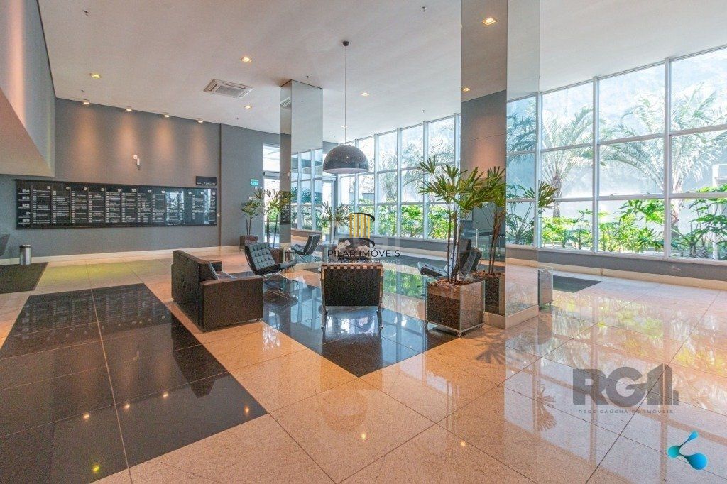 Sala comercial desocupada no edifício Baltimore, bairro Bom Fim em Porto Alegre.