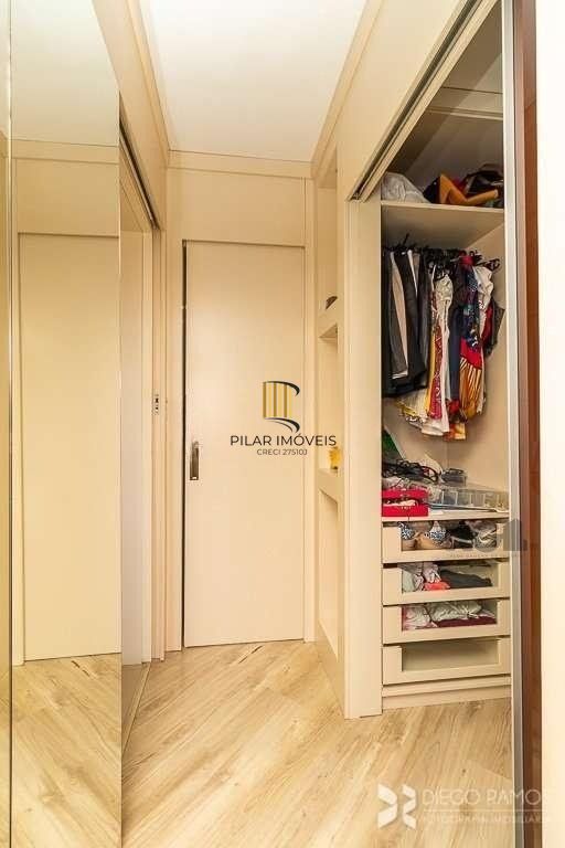Cobertura para Venda - 185m², 3 dormitórios, sendo 1 suites, 2 vagas - Petrópolis