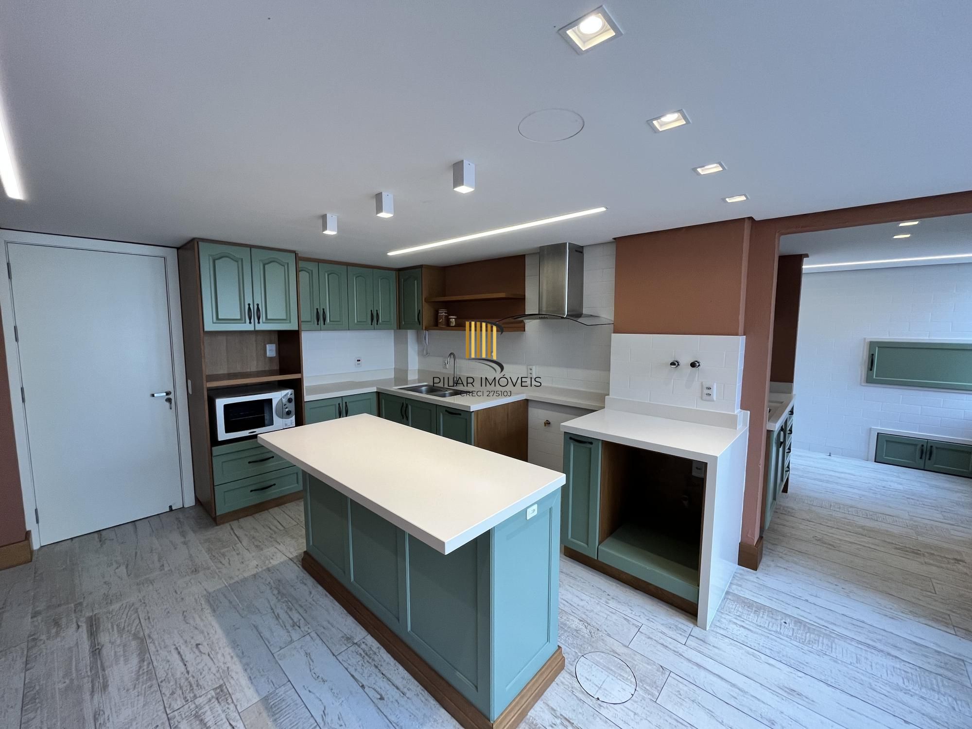 Apartamento de 4 quartos, suíte, amplo closet, dependência e 2 vagas de garagem