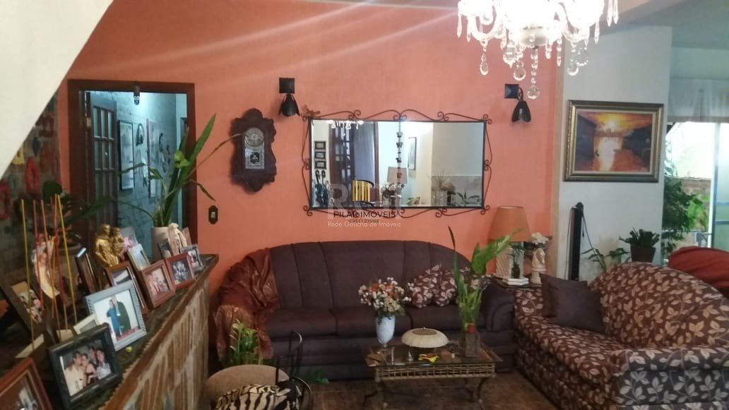 Casa para Venda - 300m², 5 dormitórios, sendo 1 suites, Bela Vista