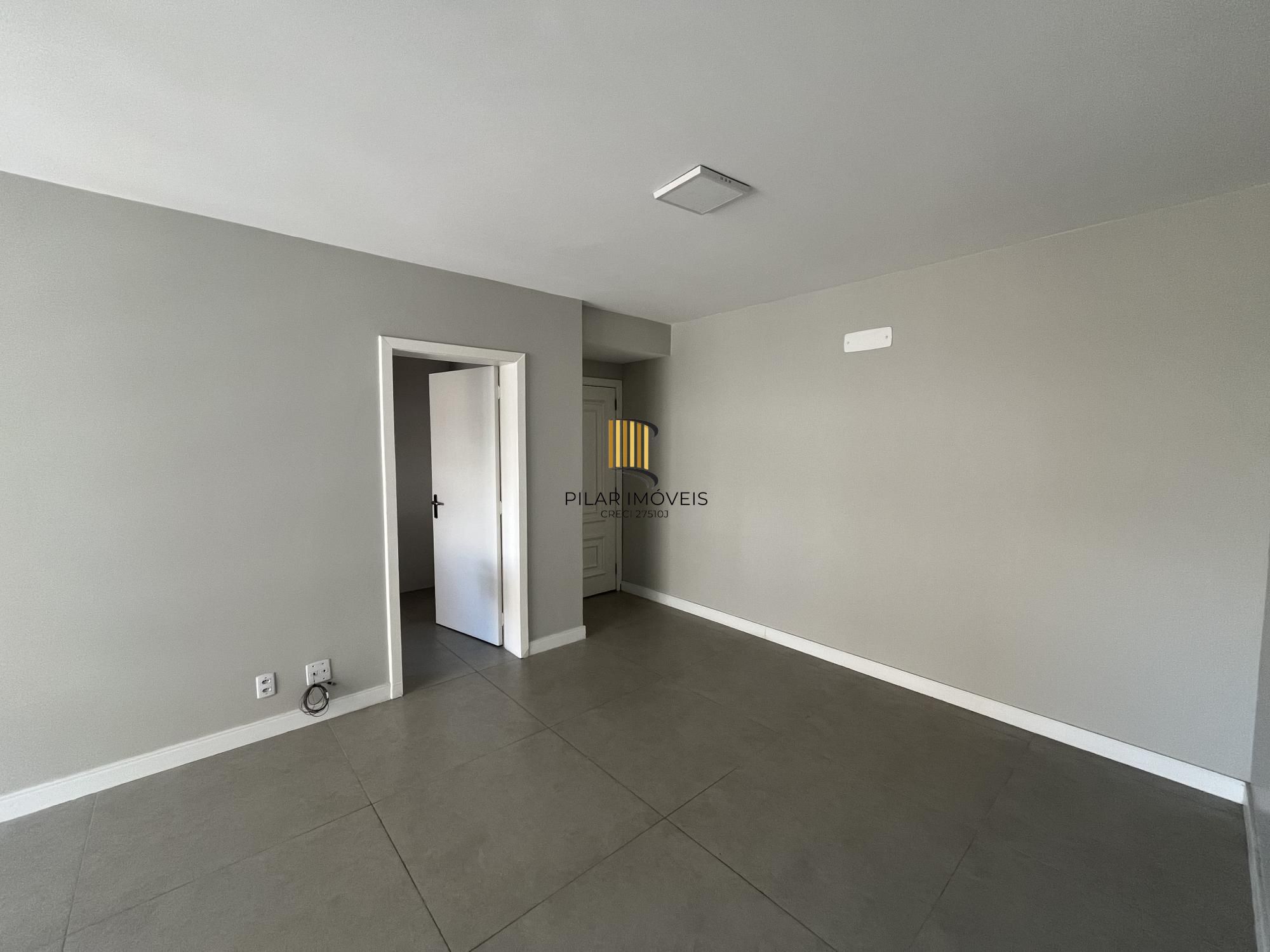 Apartamento de 3 quartos, suíte e 1 vaga de garagem no bairro Menino Deus em POA