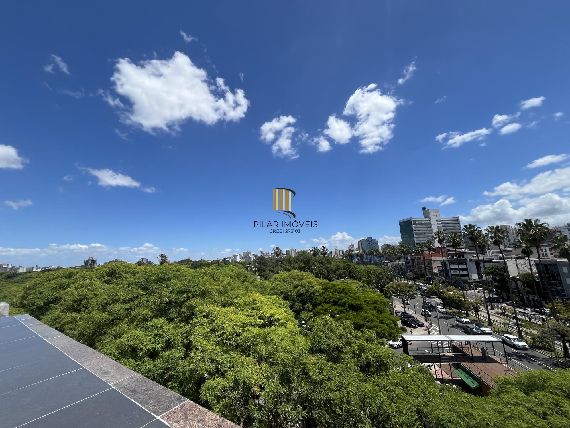 Sala comercial com uma vaga de garagem no bairro Bom Fim em Porto Alegre