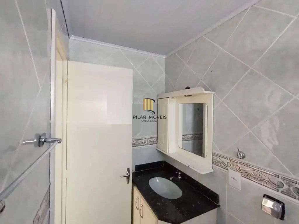 Apartamento de dois quartos no bairro Rio Branco em Porto Alegre